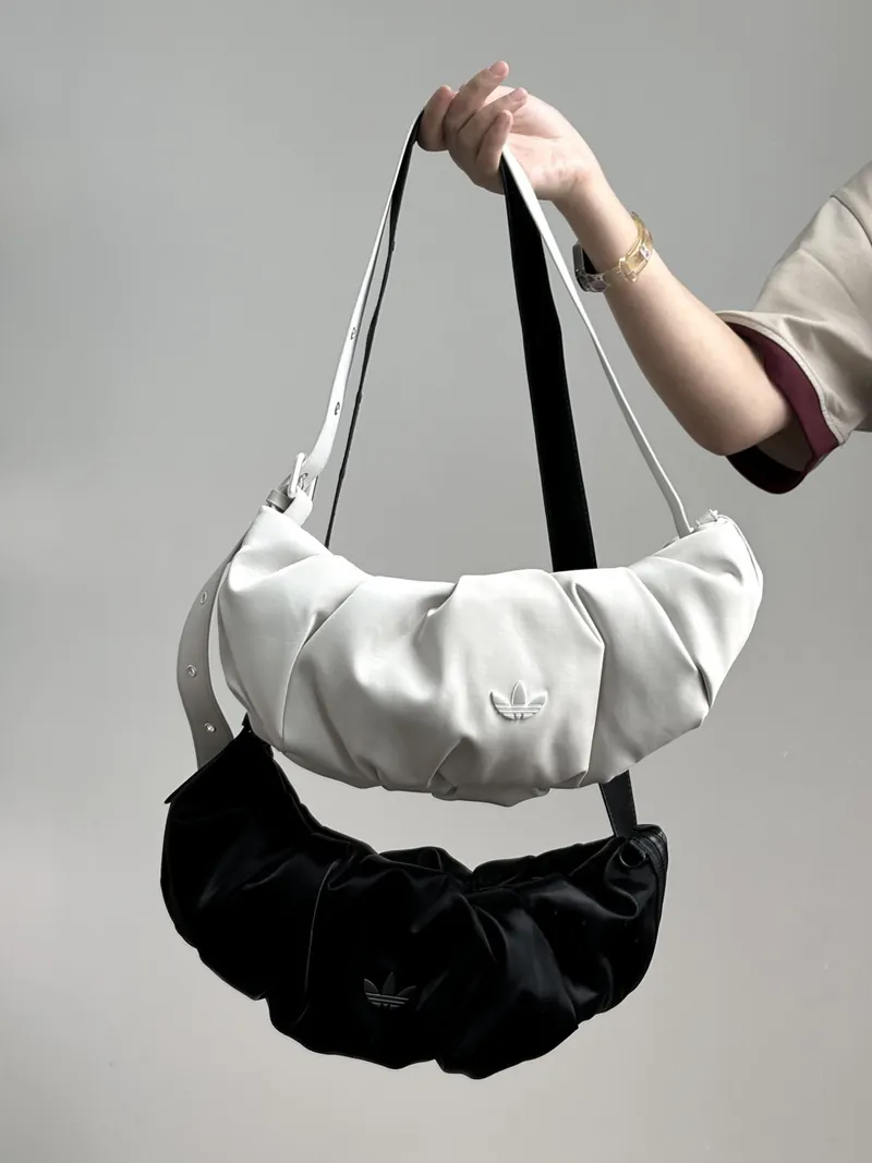 Adidas Originals Cloud PU 皮革皺摺牛角包 (2 Colours)