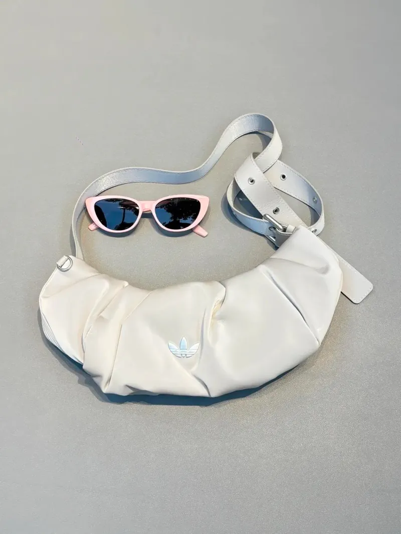 Adidas Originals Cloud PU 皮革皺摺牛角包 (2 Colours)