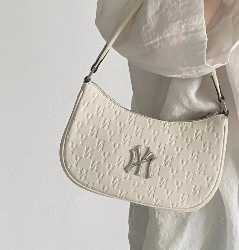 韓國代購 MLB Monogram系列 NY Hobo 老花 壓印 肩背 腋下包3ABQS022N-50CRS