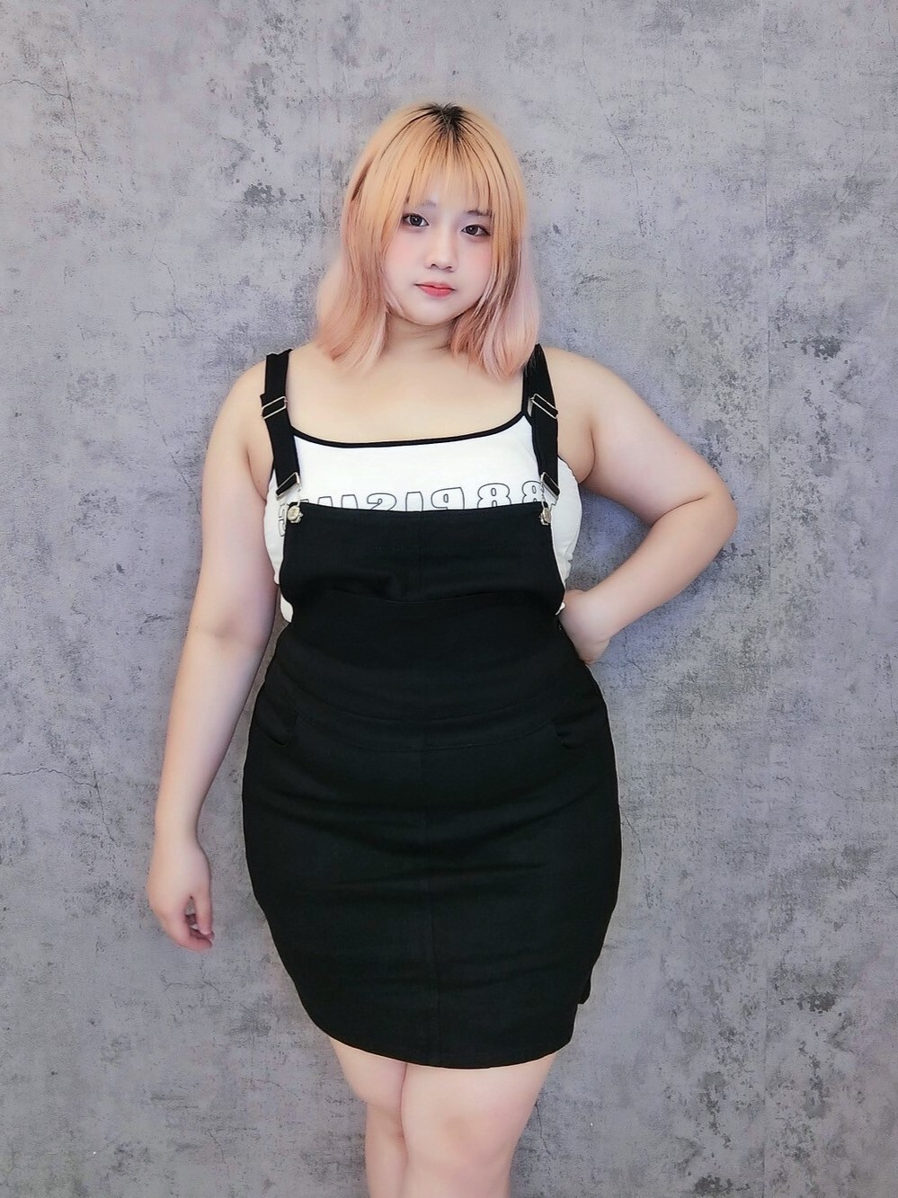 基本款大口袋吊帶窄裙