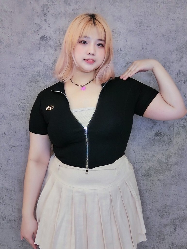 性格流線型小銀標拉鍊上衣