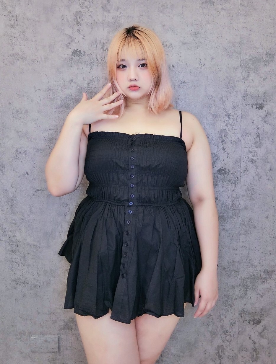 韓版設計款細肩帶象筋洋裝