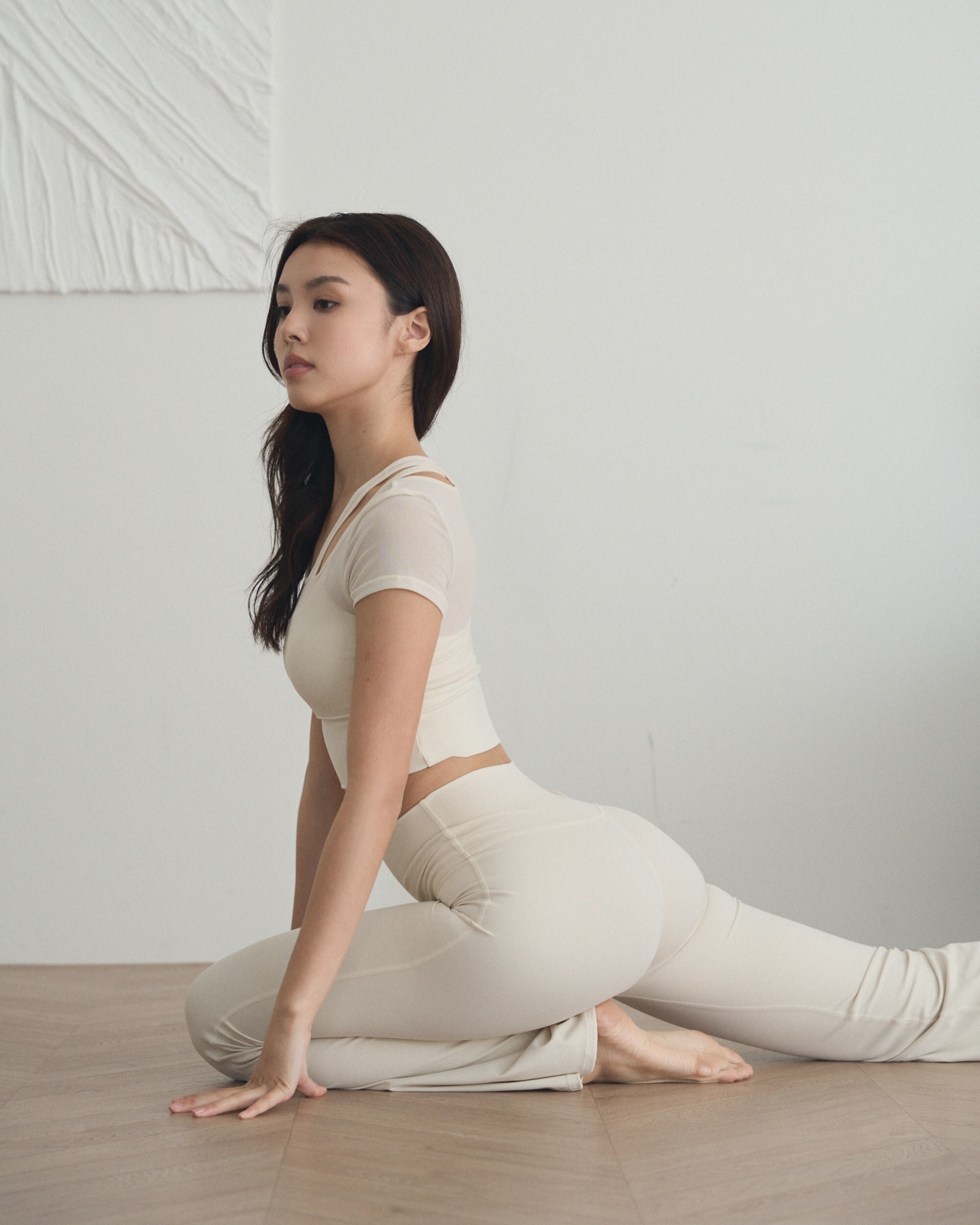 兩件式透紗單肩簍空背心短袖－奶白色