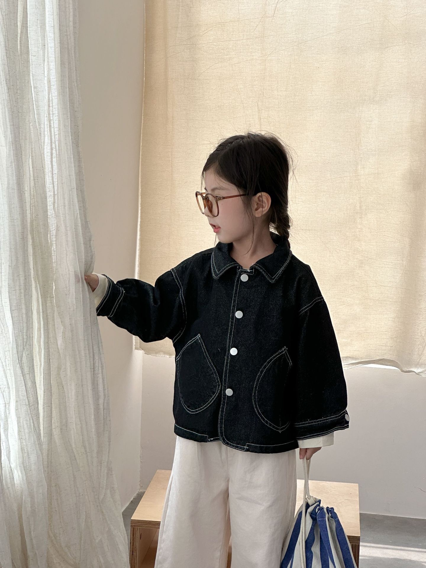 俐落斜口袋牛仔外套