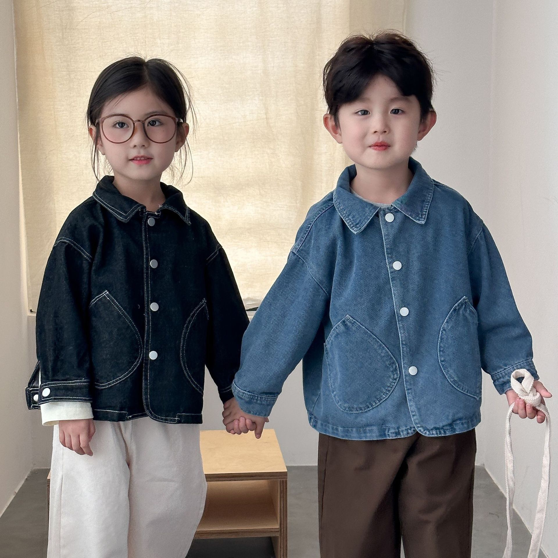 俐落斜口袋牛仔外套