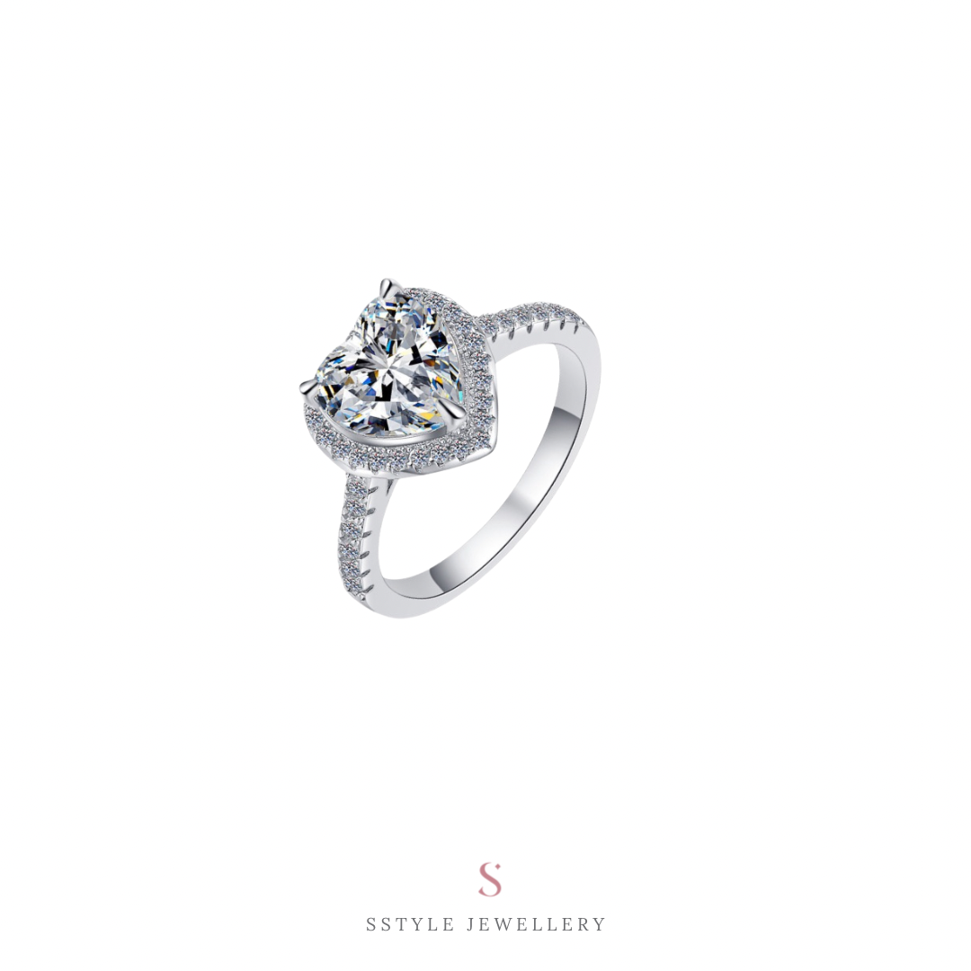 Elsie moissanite ring