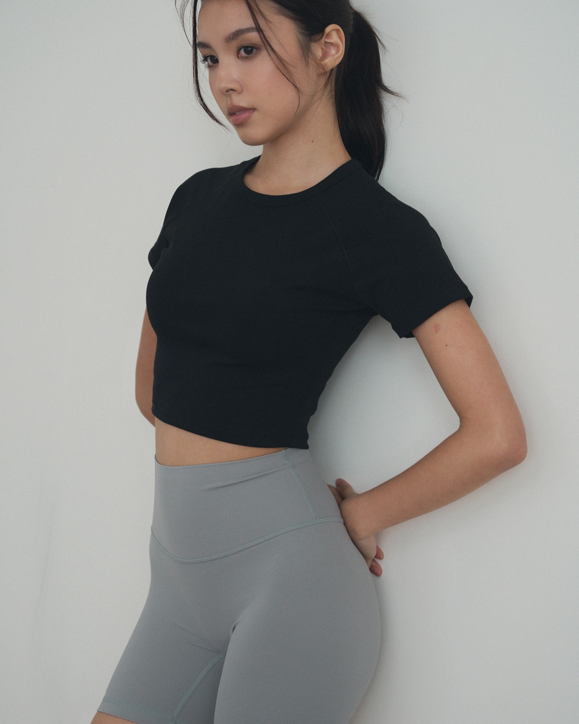 【雲感T】寬鬆短版棉柔短袖T-經典黑