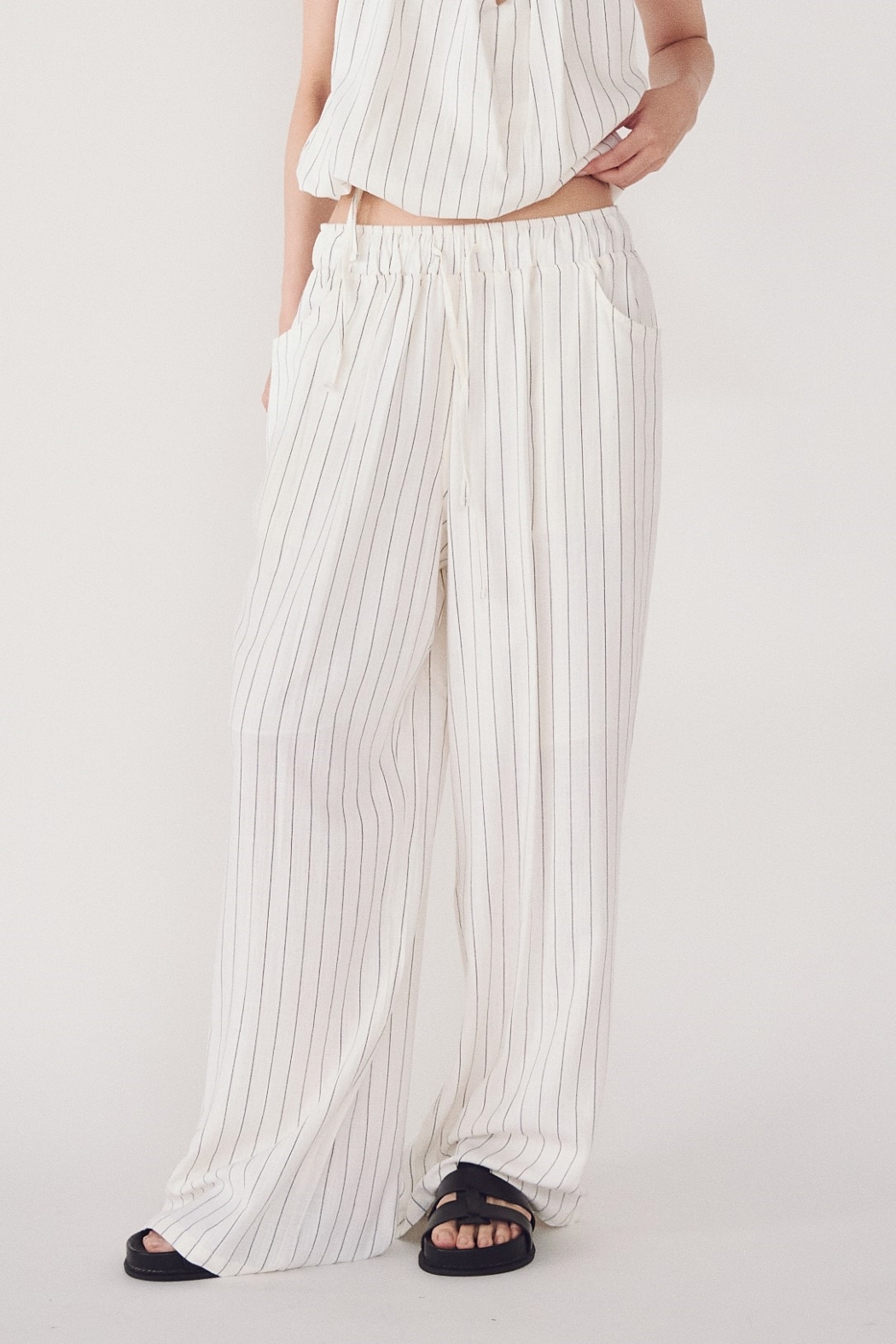 簡約條紋鬆緊寬褲-米白