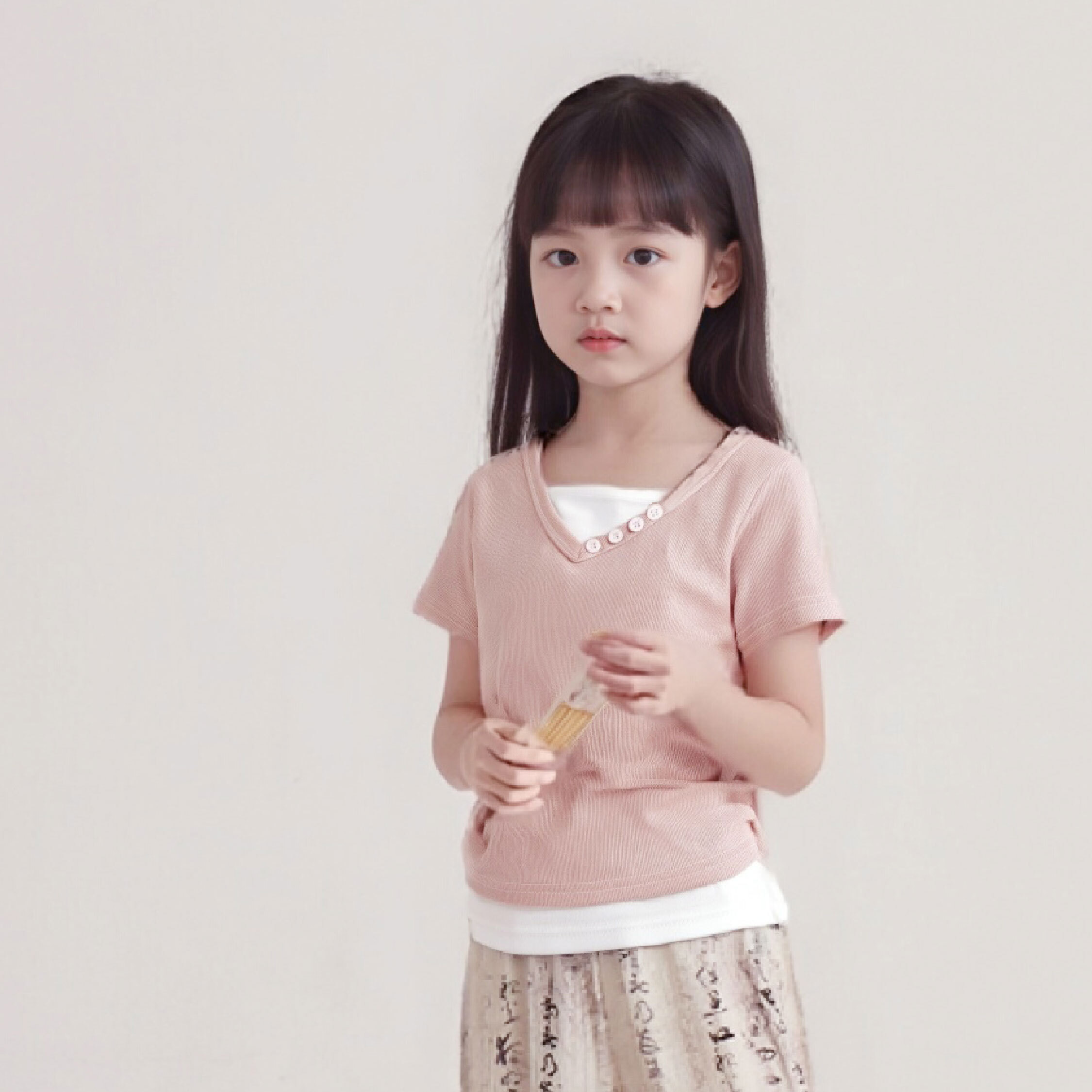 裝飾鈕釦側鬆緊假兩件上衣＊二色 (H50946)