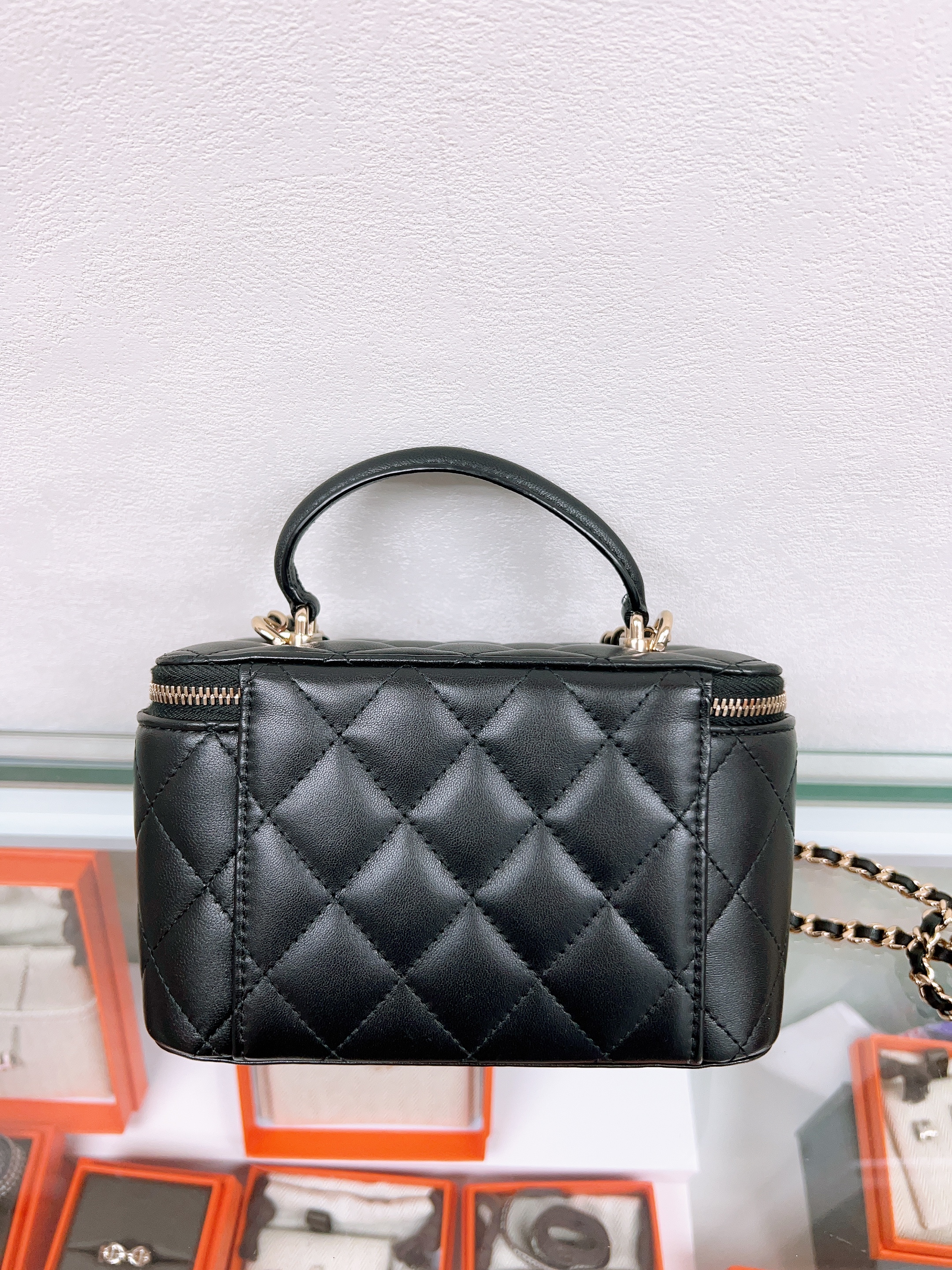 Chanel vanity with handle (black/GHW)