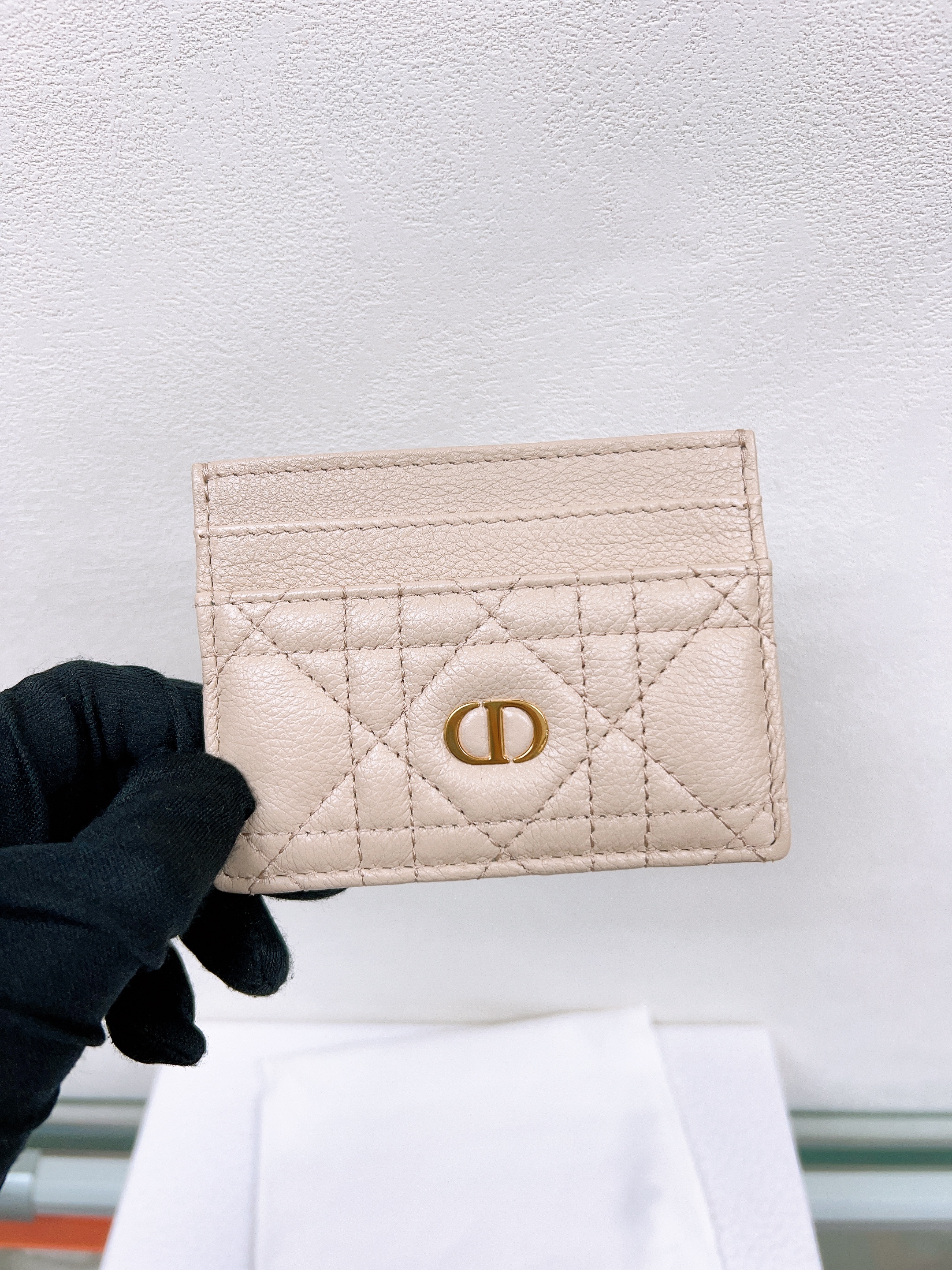 *Unused* Dior caro card holder beige