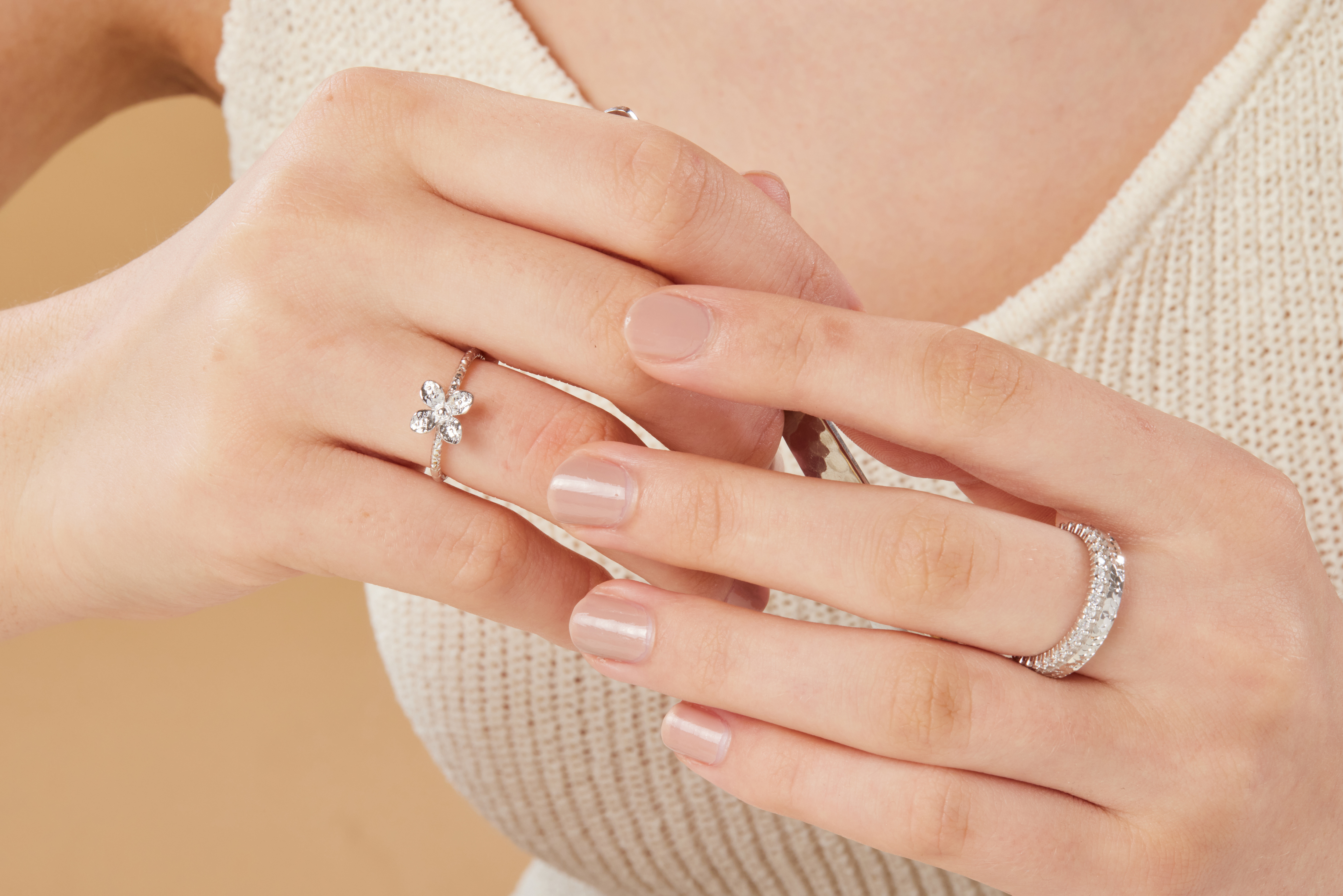 純銀壓紋小花戒指