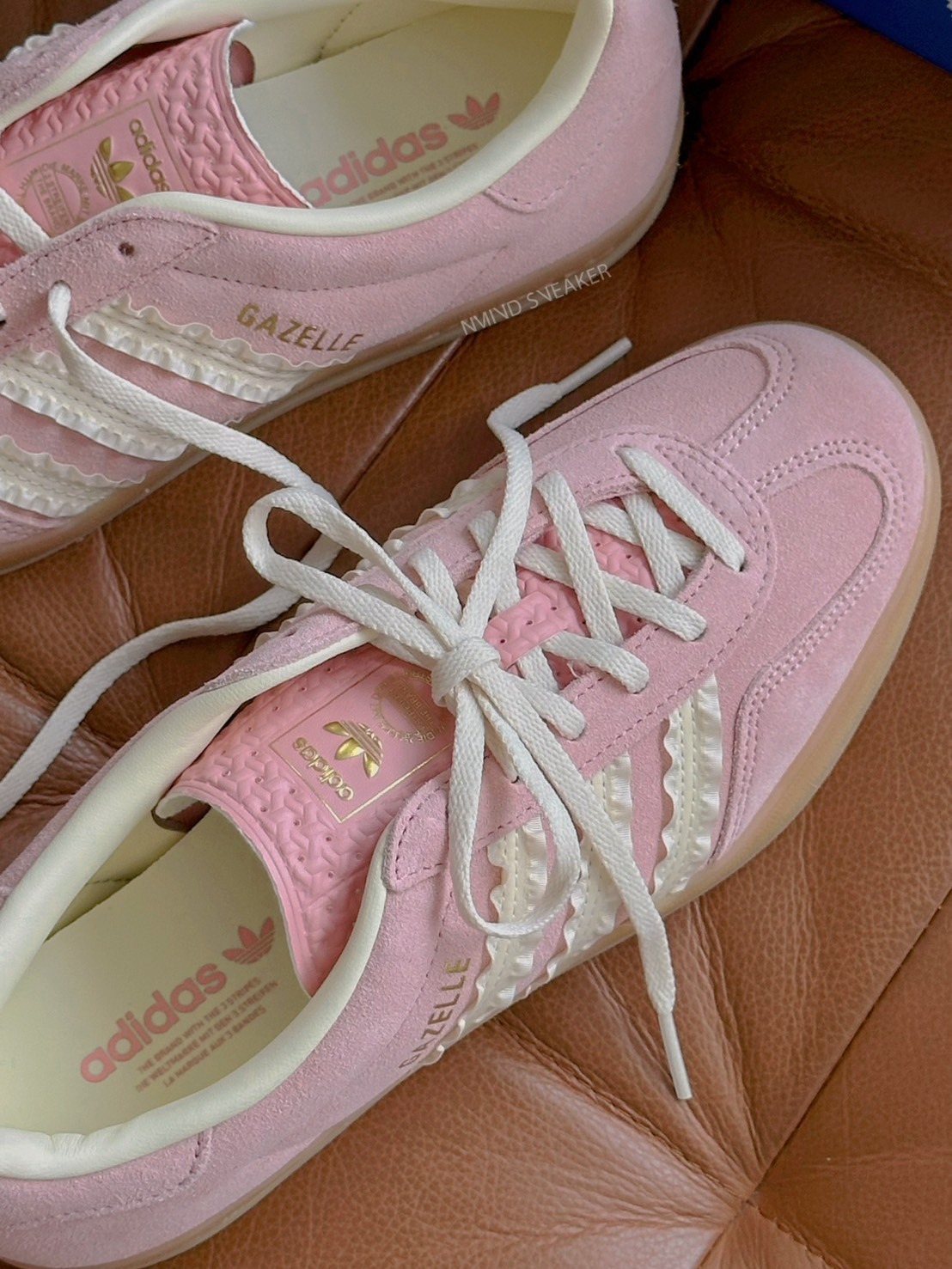 <出清最終彈🔥> 零碼-22.5cm-Adidas Gazelle Indoor 奶油蜜桃粉 麂皮 緞帶荷葉邊