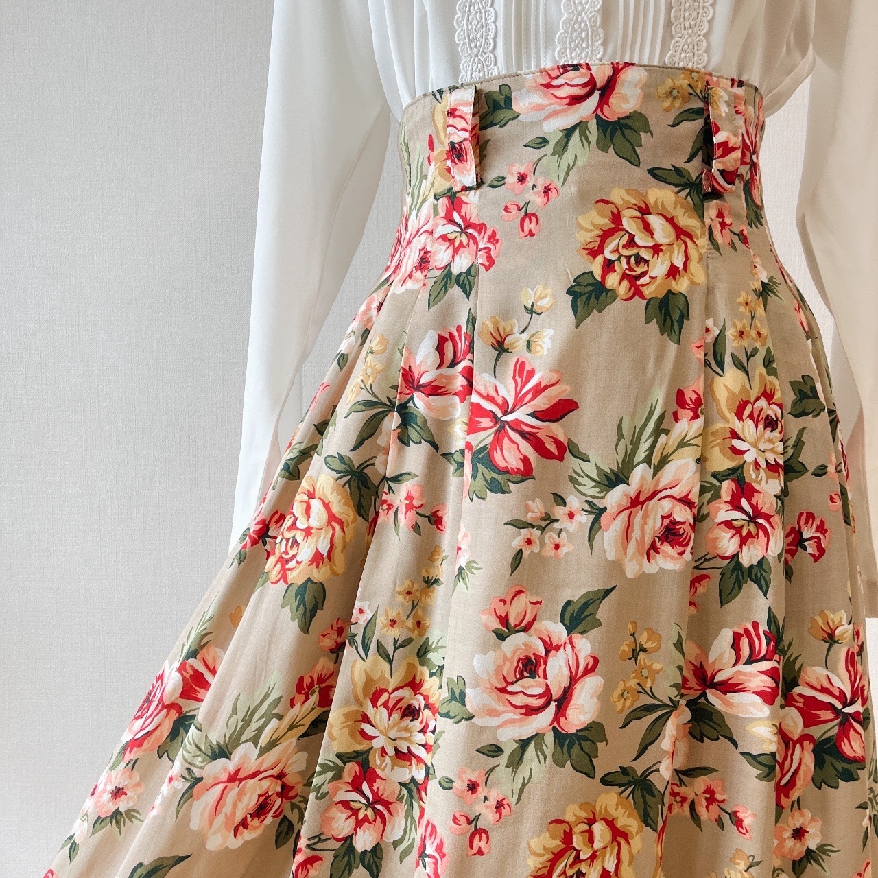 淺卡其色大花高腰半身裙