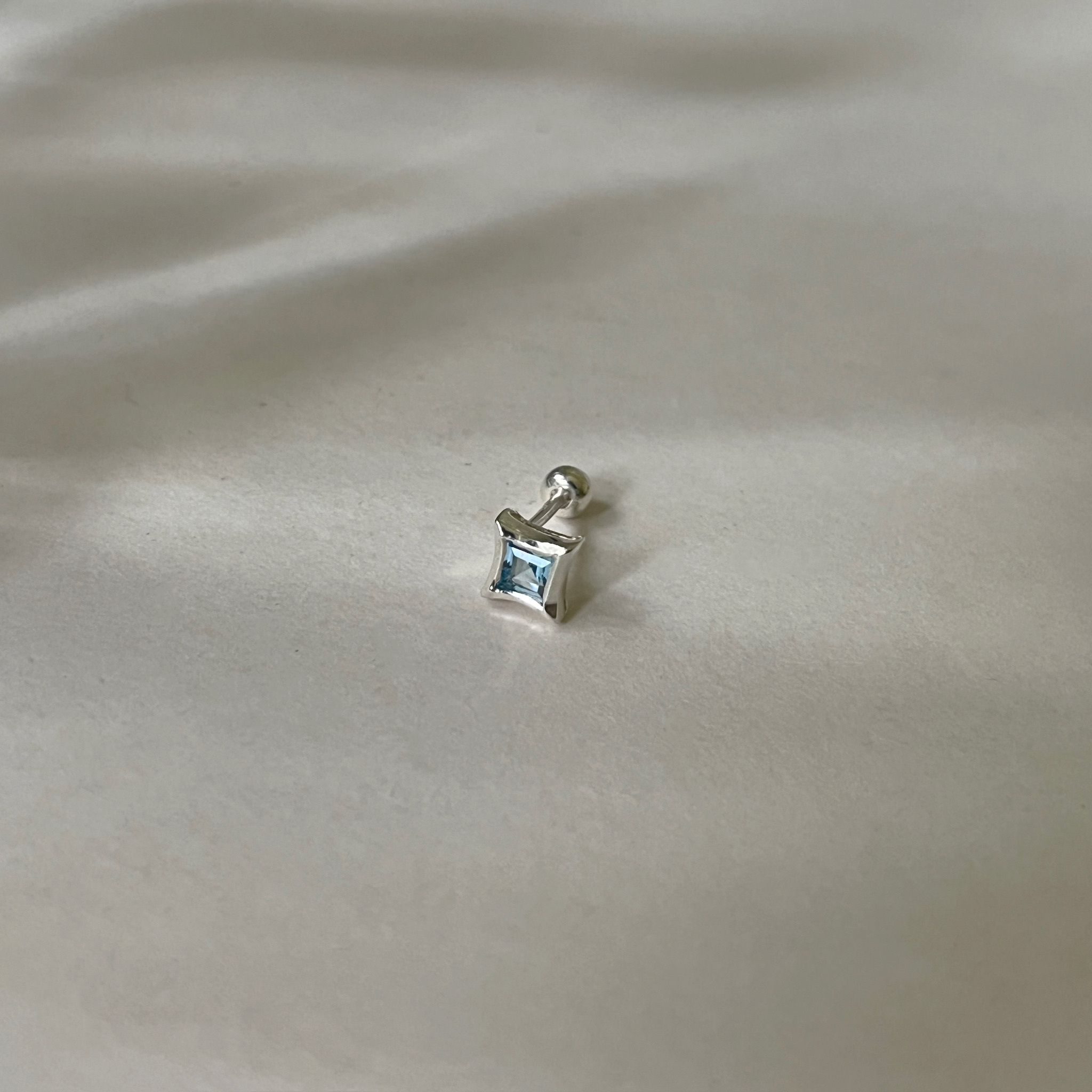 簡約bling瑞士藍托帕石轉珠耳環