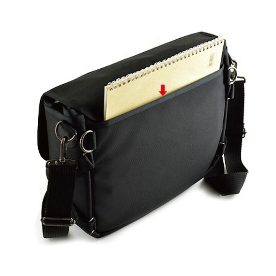 VanNuys D460 Classic Messenger Bag