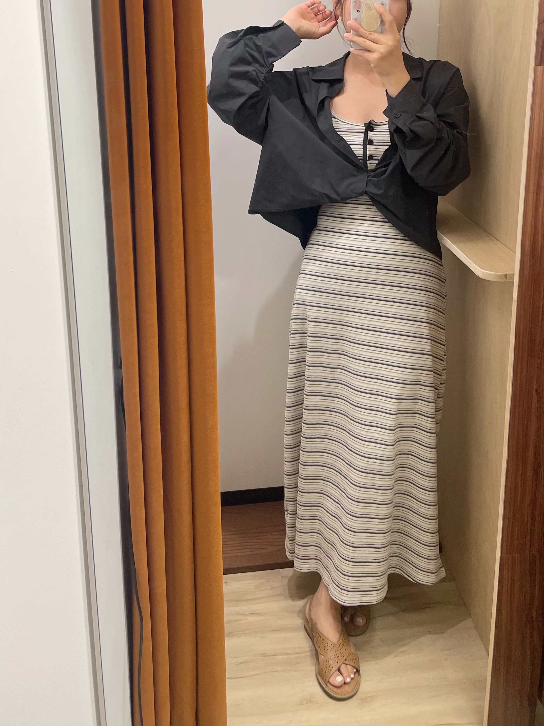 #228N506 同色系！扭結恤衫+幼帶間條OPS