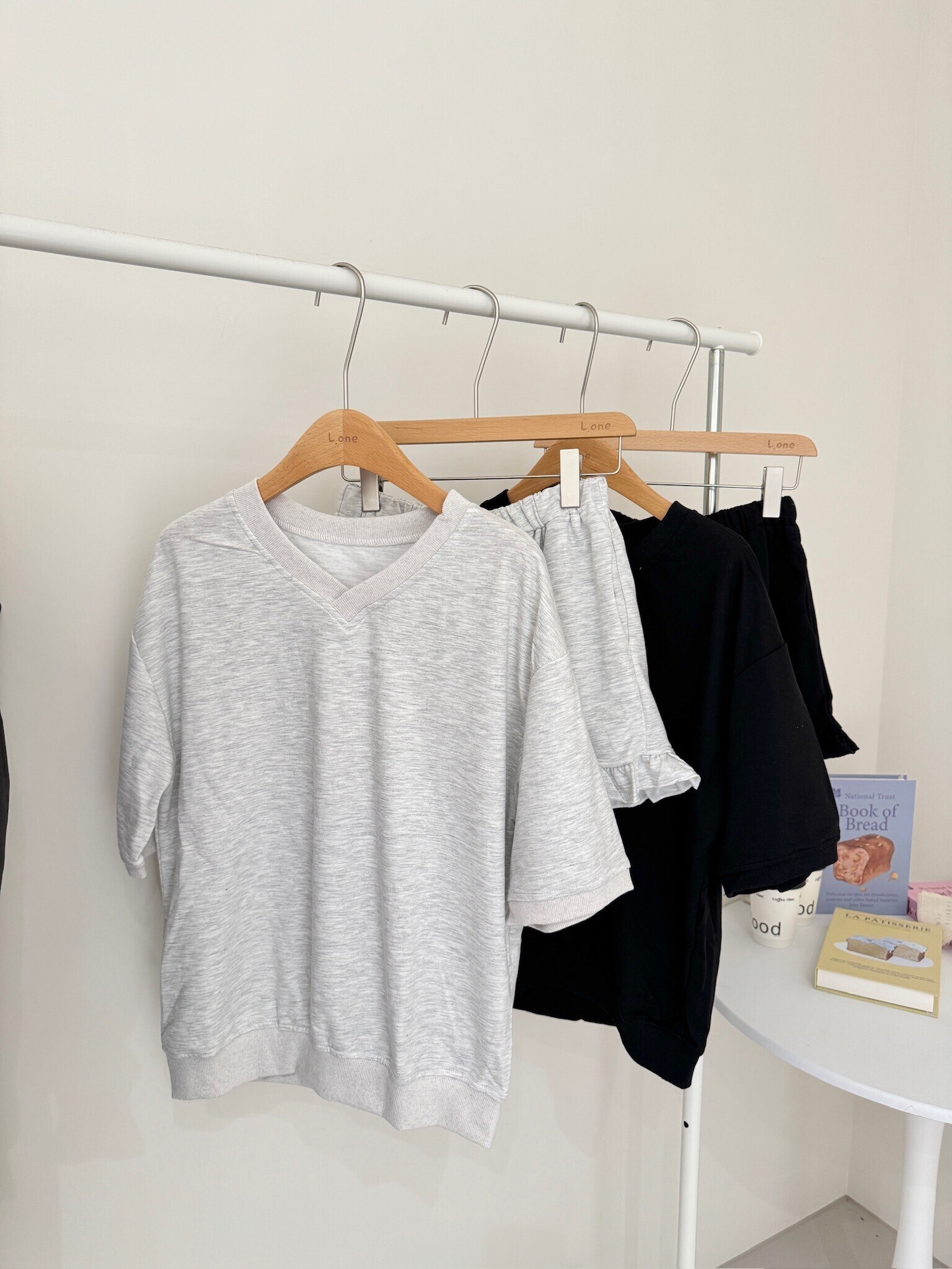 V領棉質木耳邊套裝