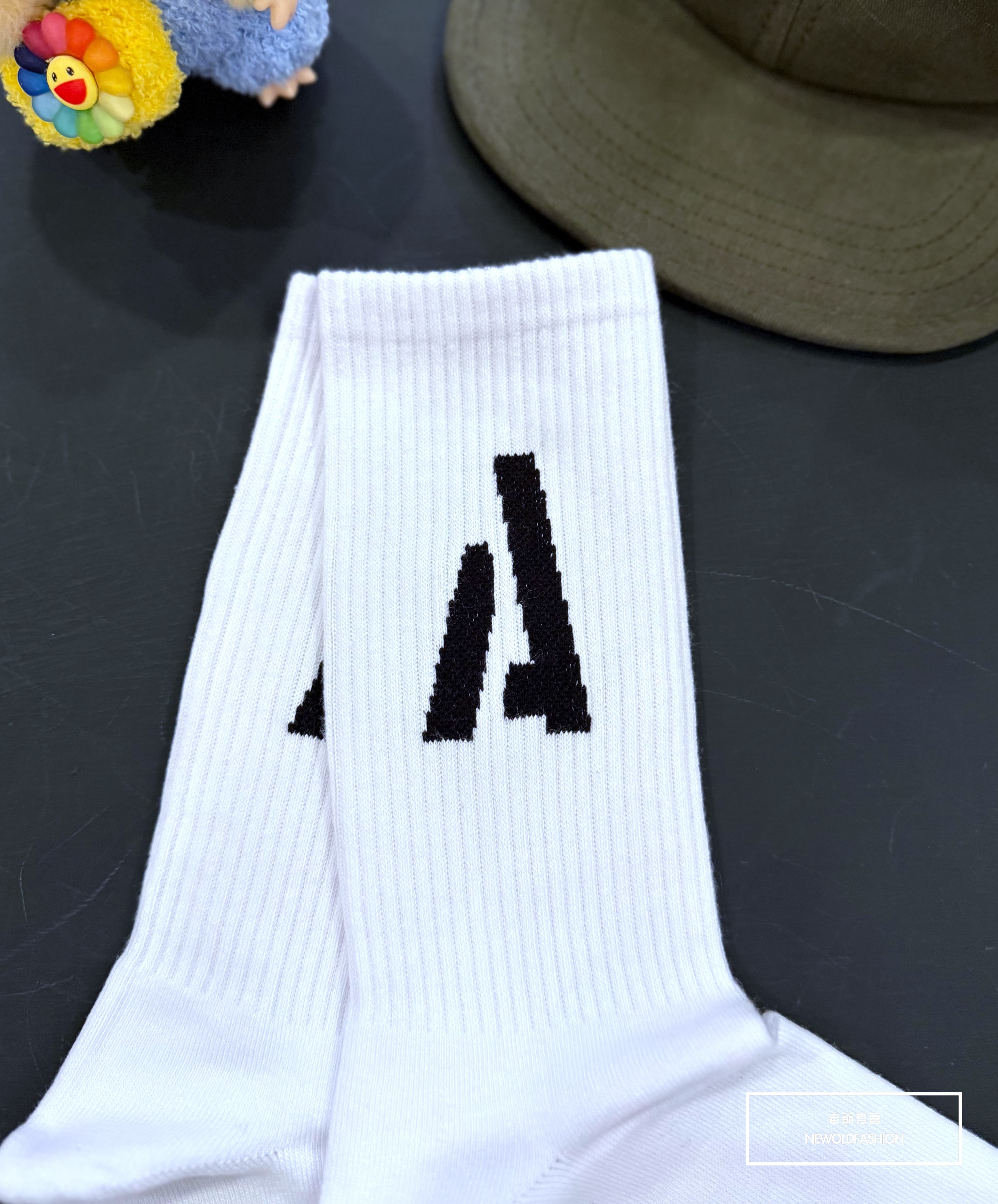 『新品上市』重磅積木A高筒襪-白