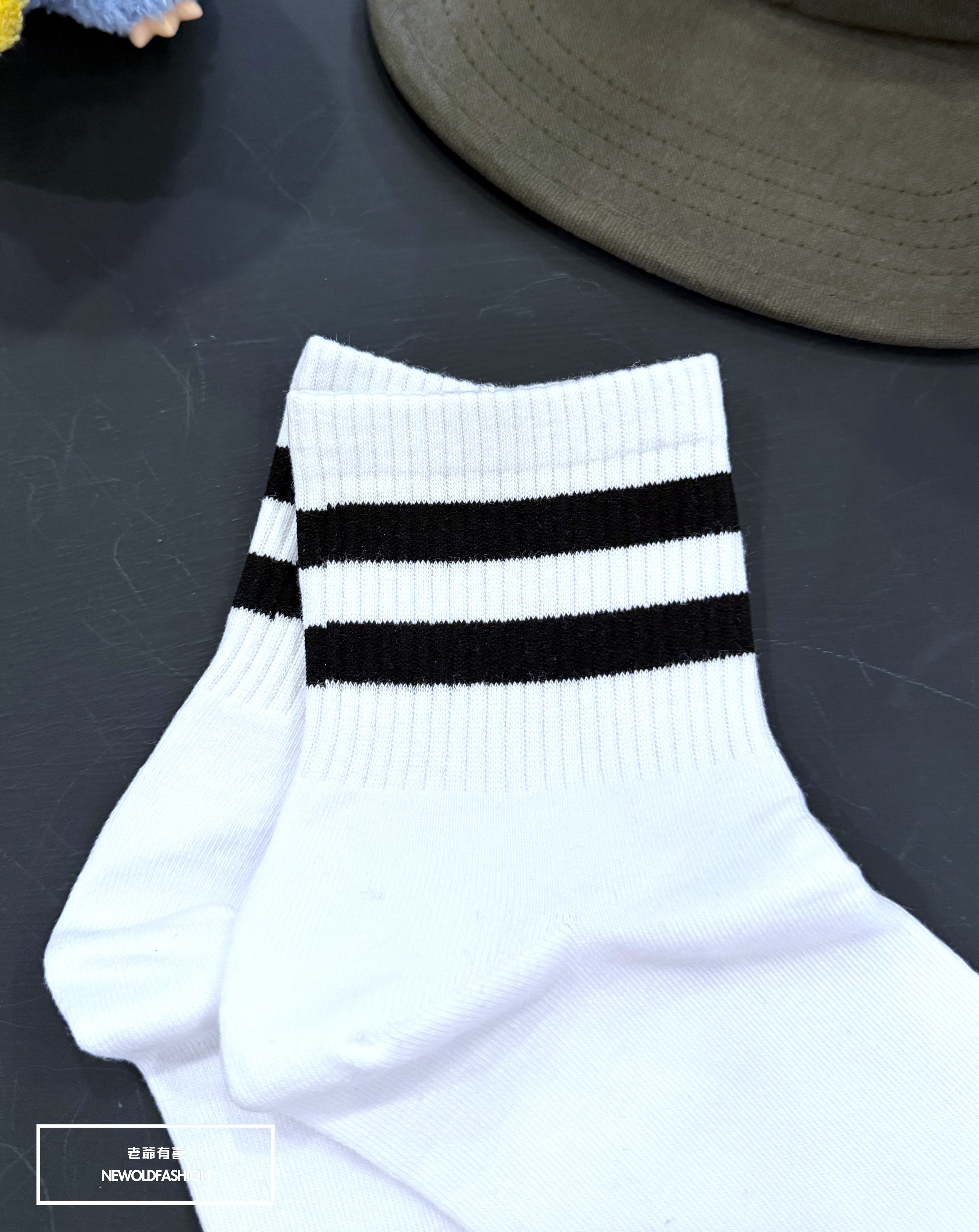 『新品上市』重磅撞色雙線高筒襪-白