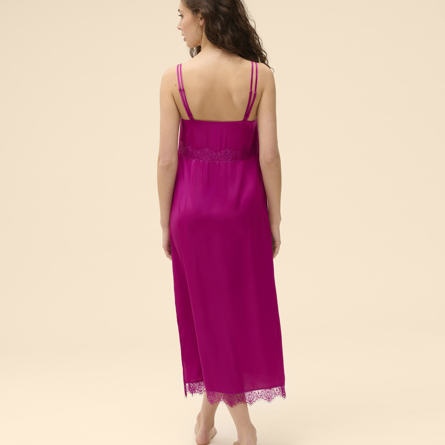 SATIN SECRETS 秘密 連身長襯裙 玫紅寶石