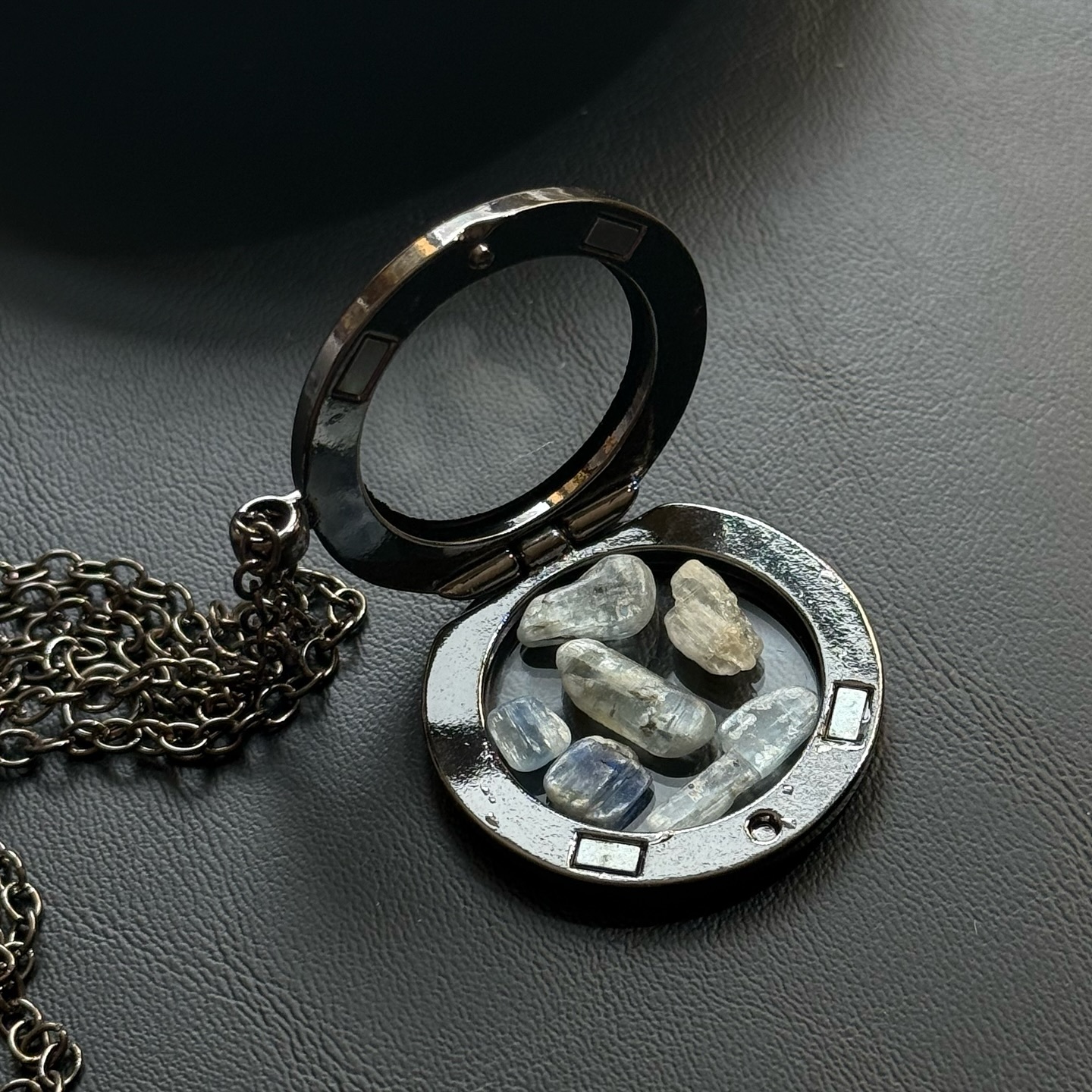 [原石] 合金 盒子項鍊 磁吸式