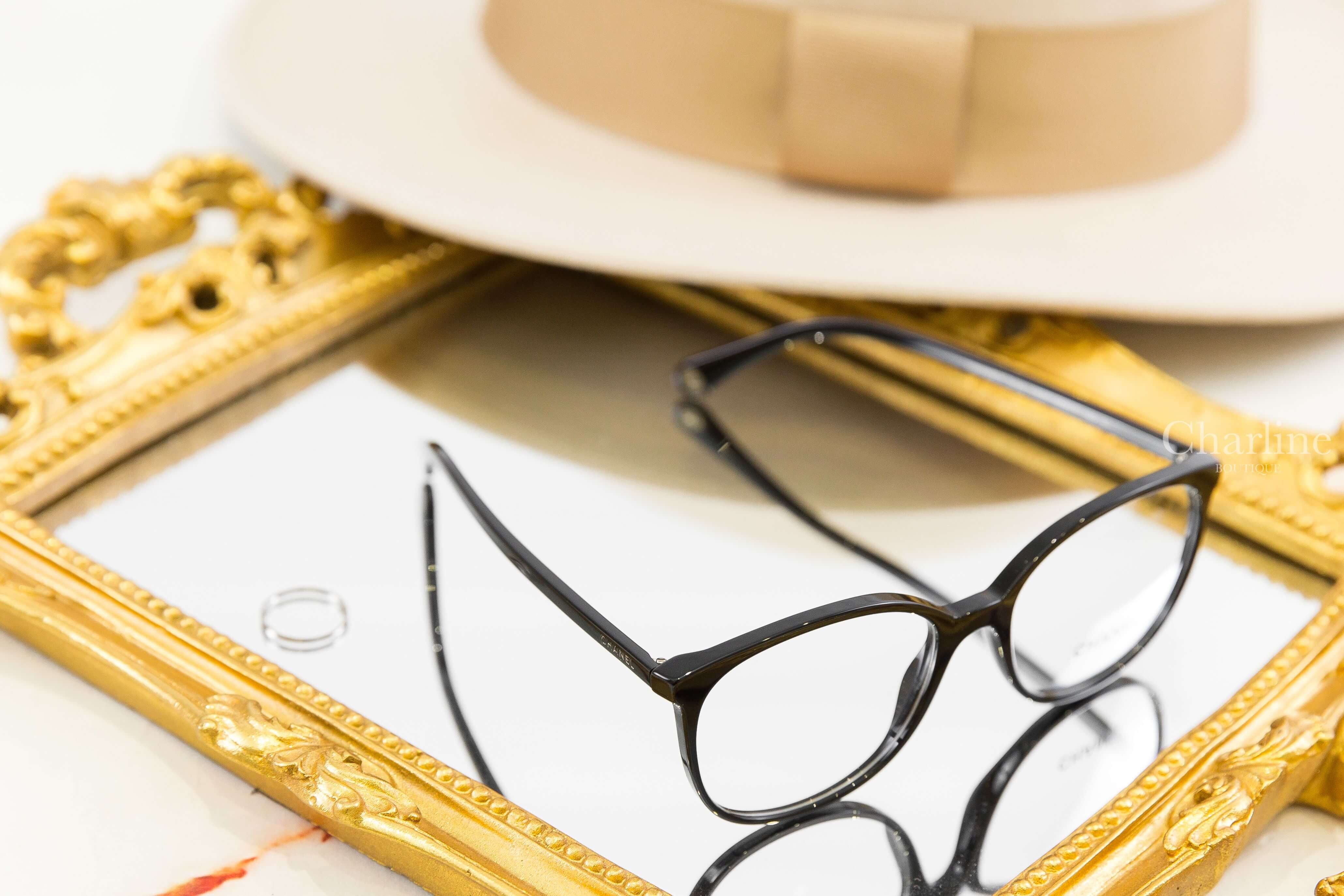 Chanel Pantos Eyeglasses 黑色圓框側邊銀色 Logo 鏡腳透明圓型CC平光眼鏡-Charline Boutique 精品代購