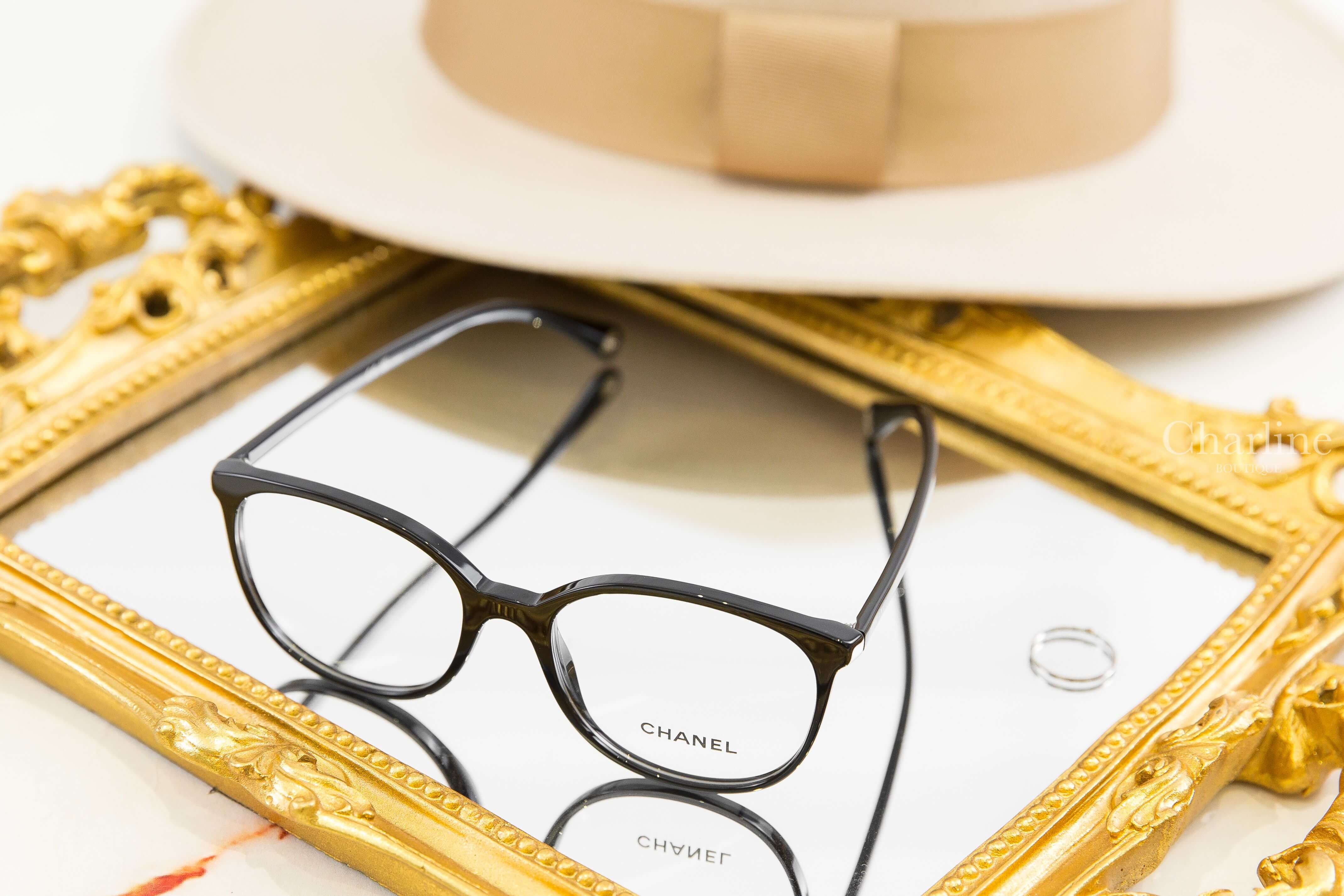 Chanel Pantos Eyeglasses 黑色圓框側邊銀色 Logo 鏡腳透明圓型CC平光眼鏡-Charline Boutique 精品代購