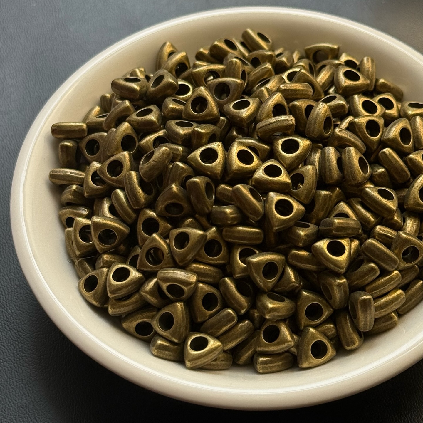 [原石] 金屬隔珠配件黃銅隔珠 水晶手串材料 三角形 一組10個 A3