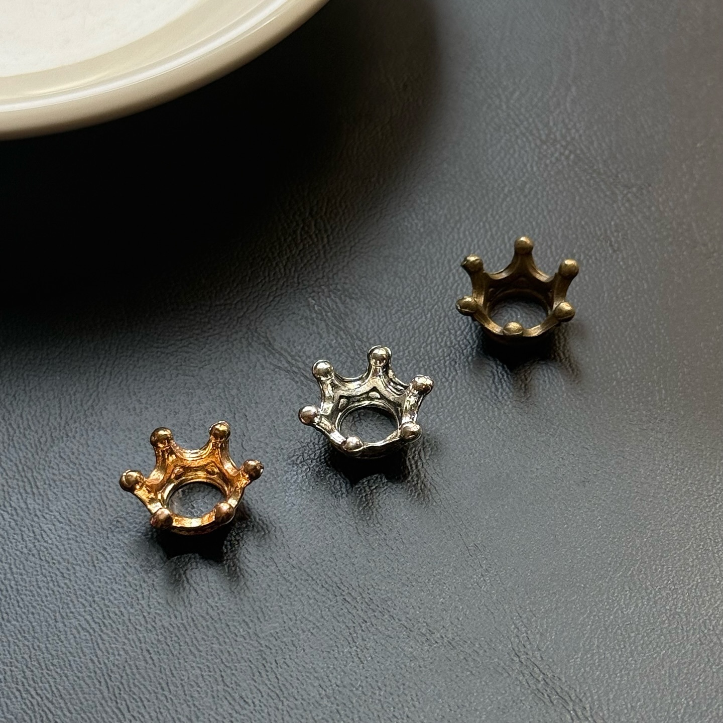 [原石] 水晶球座 皇冠 可放 1-3 公分水晶球