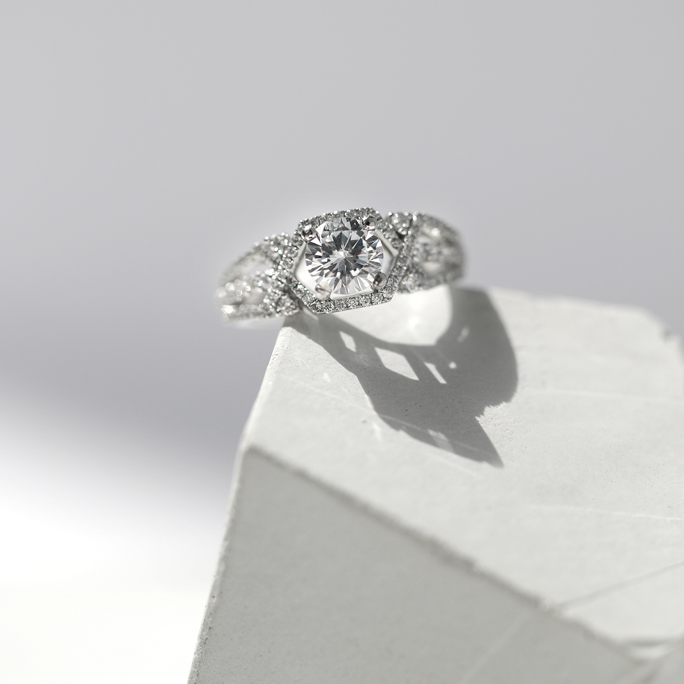 暖光如初 — GIA1克拉鑽石戒指