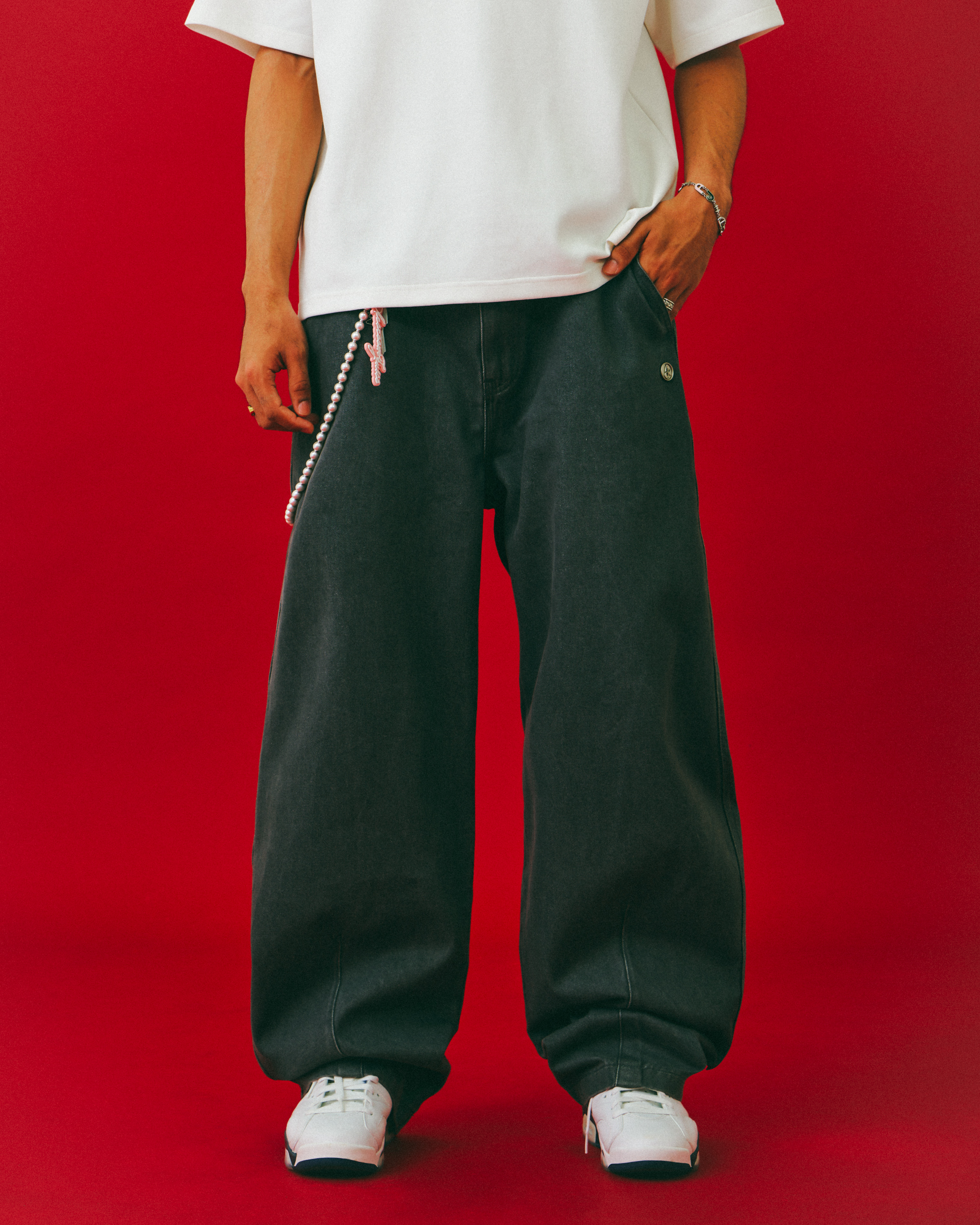 A.J. CRACKED BAGGY JEANS - GREY