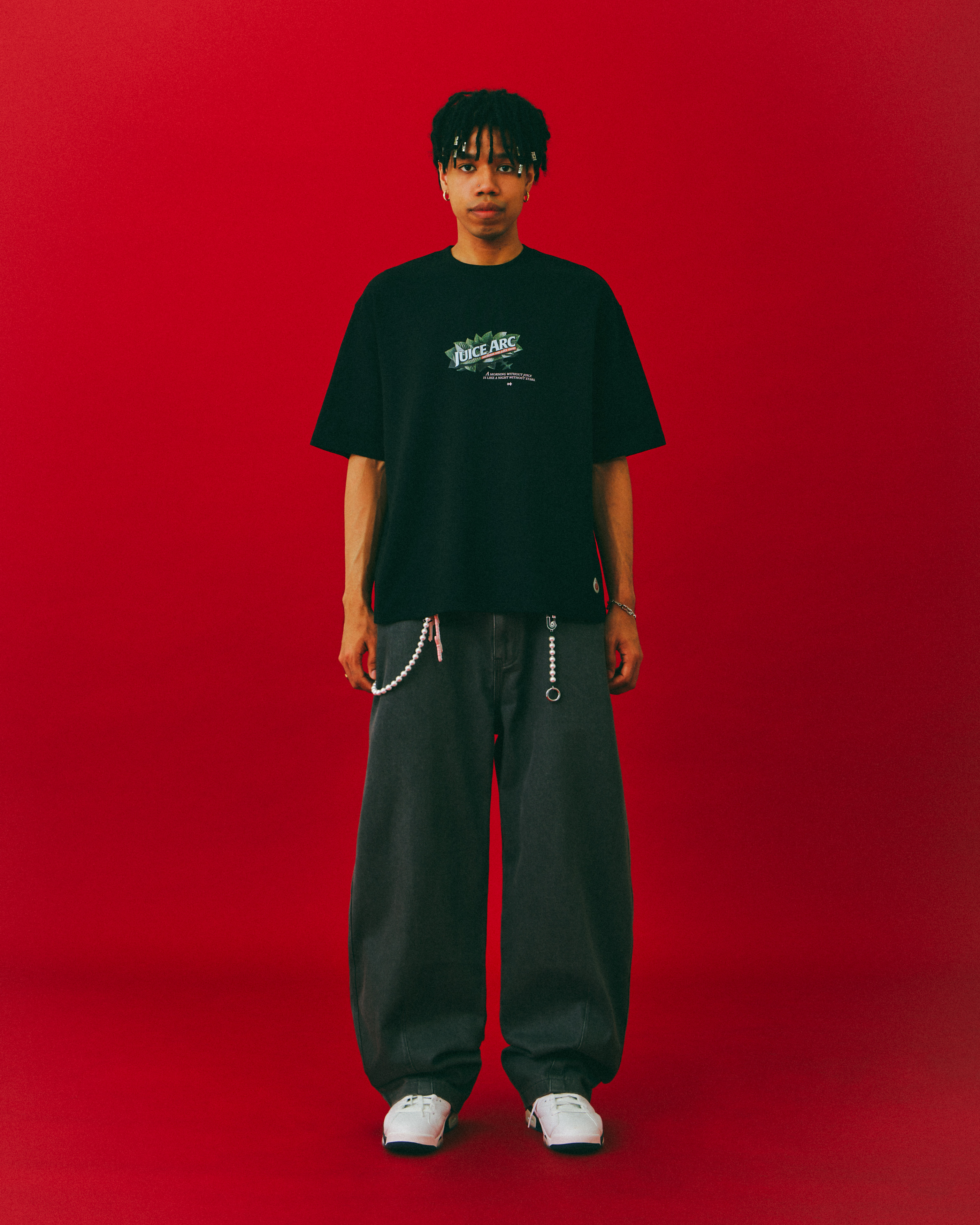 A.J. APPLE JUICE TEE - BLACK