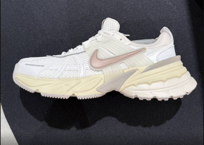 NIKE / Women Nike V2K RUN  /   JUL25