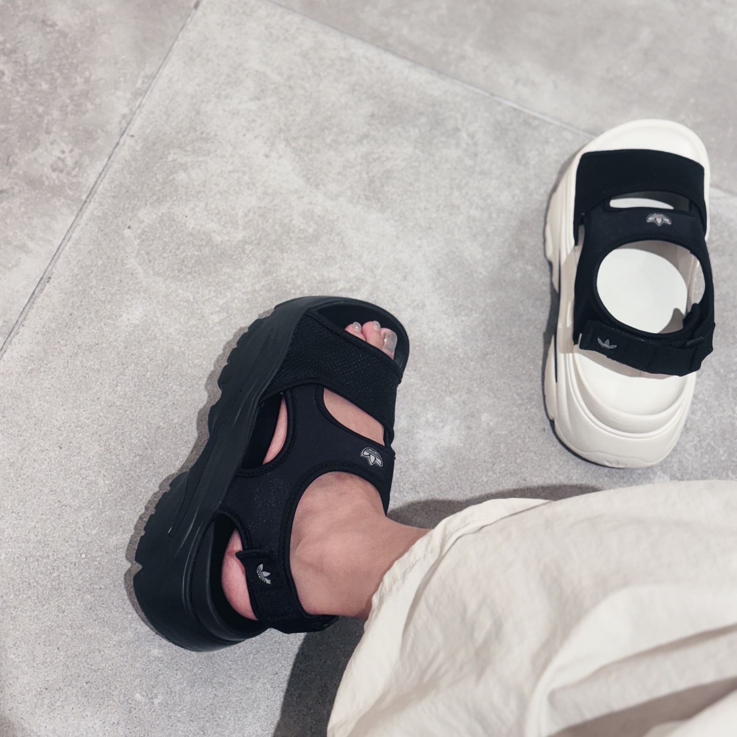 Adidas Originals Ozgaia Sandal 日本限定 3色 奶油 黑白 全黑 增高 厚底 涼拖鞋 JI2824 JI2428