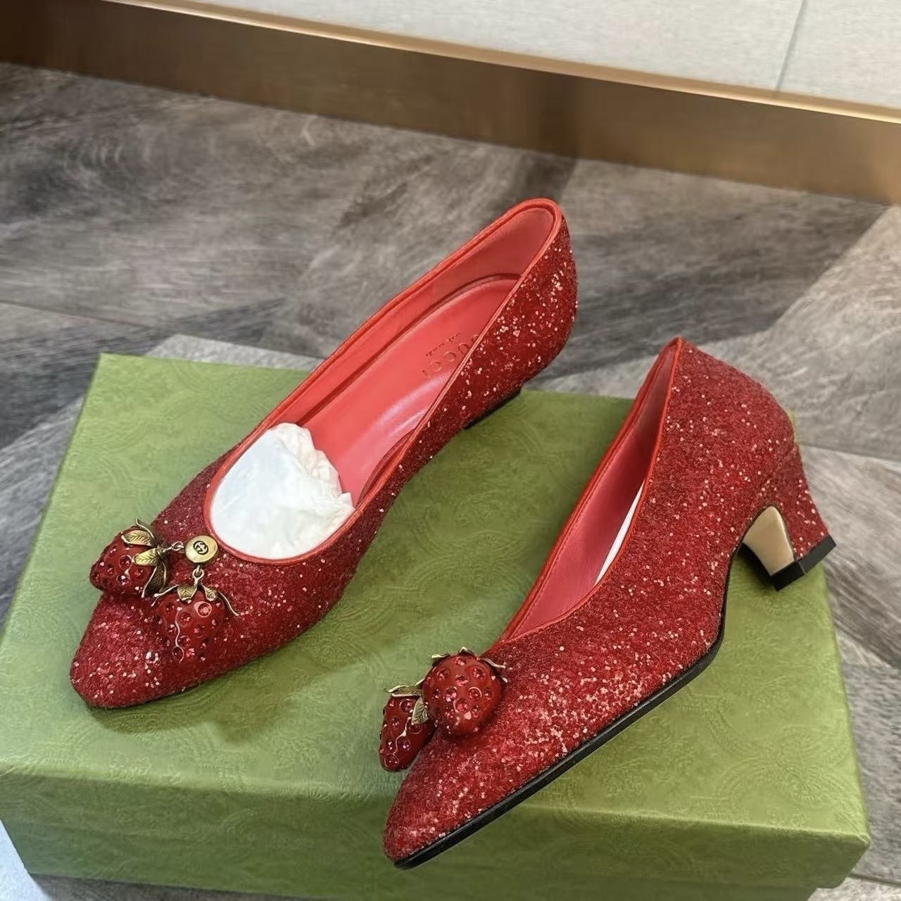 Gucci strawberry heels red size 35