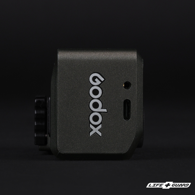 LIFE+GUARD Godox iT30 Pro 貼膜側面展示圖，LIFE+GUARD 風格設計