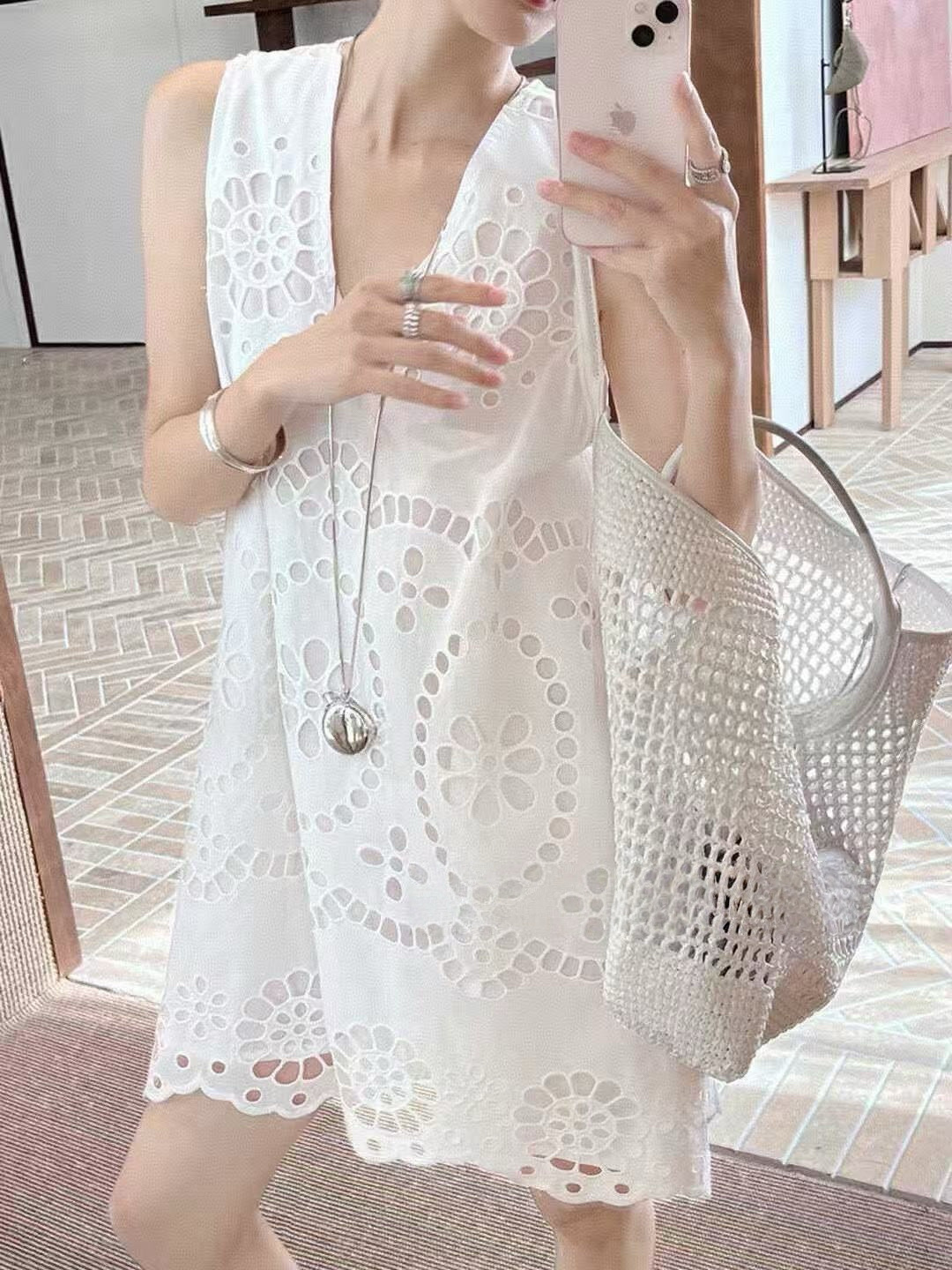 6288 法式純棉簍空雕花背心短洋