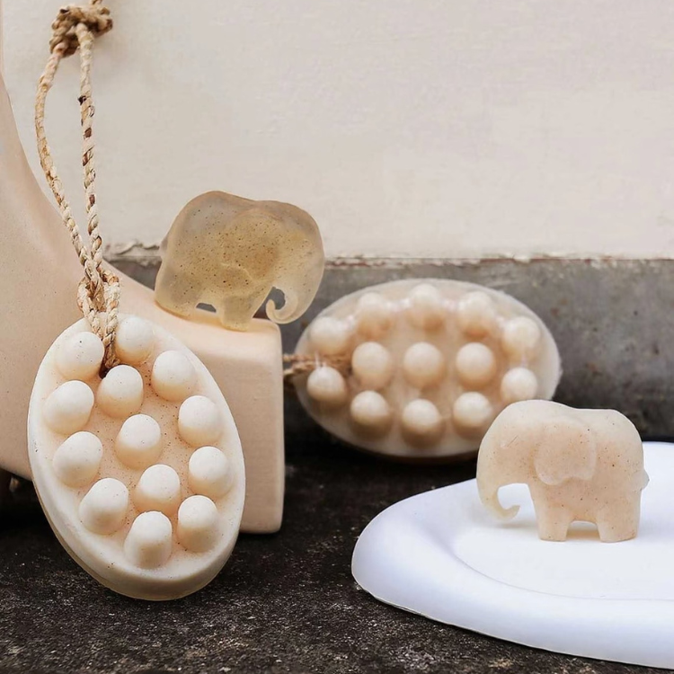 泰國 ｜Breezy 天然磨砂按摩香皂