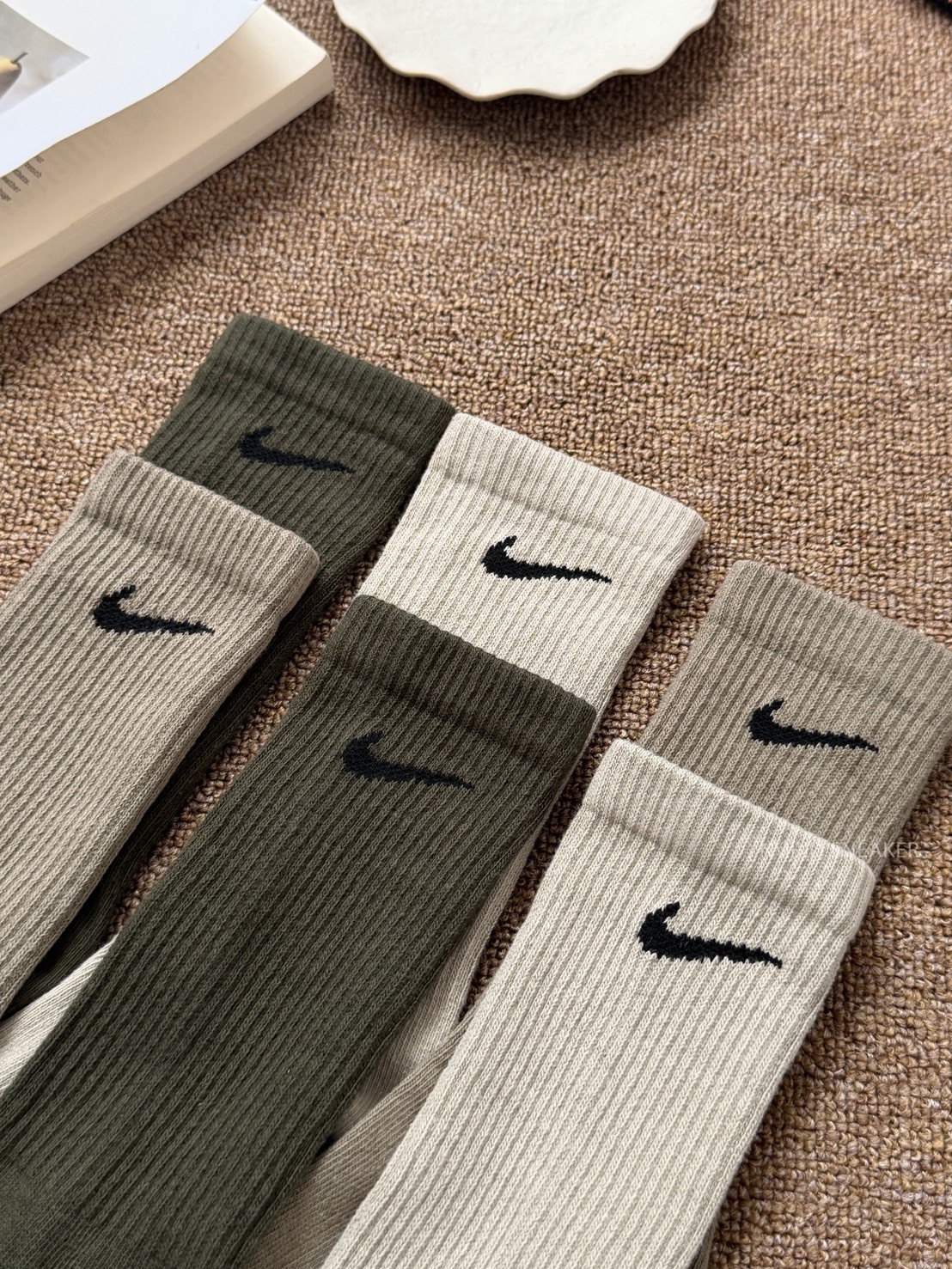 Nike 森系大地 中筒襪