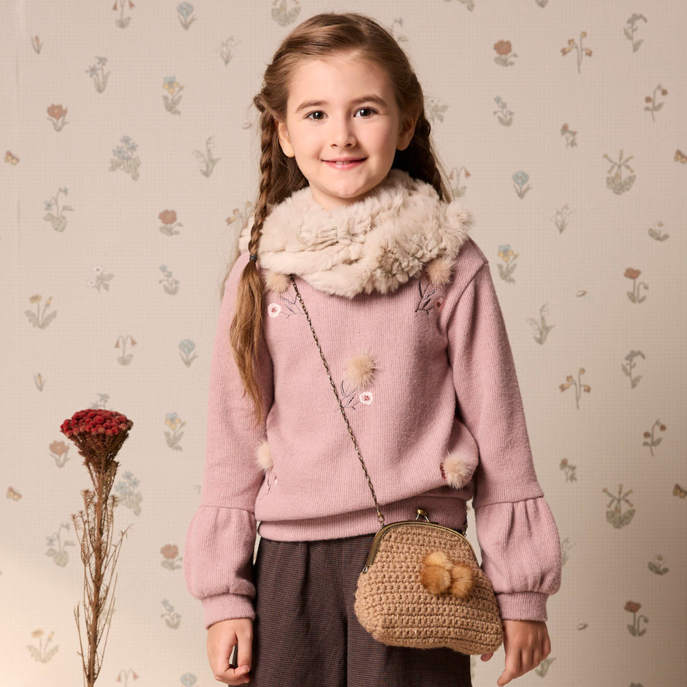 PIPPY典雅小花刺繡立體毛球圓領燈籠袖長袖上衣 肉桂