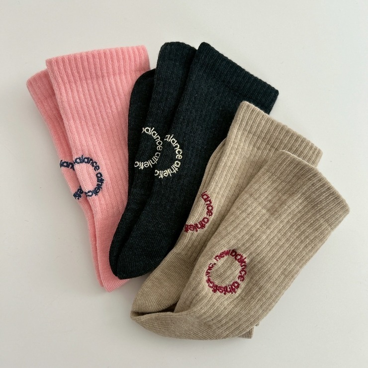 #現貨供應 New Balance × rumi 聯名款 女款 刺繡循環字母 襪子 三雙組