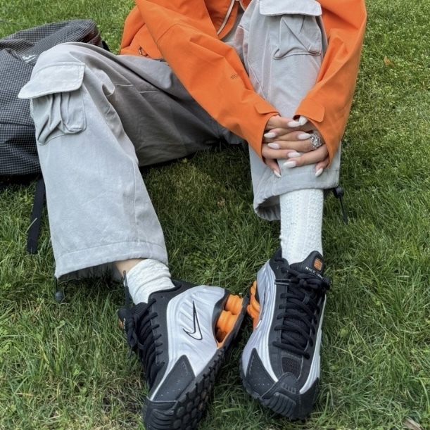 NIKE SHOX R4 黑銀橘 彈簧鞋 "BRIGHT MANDARIN" 氣墊 緩震 男鞋 HQ1988-003