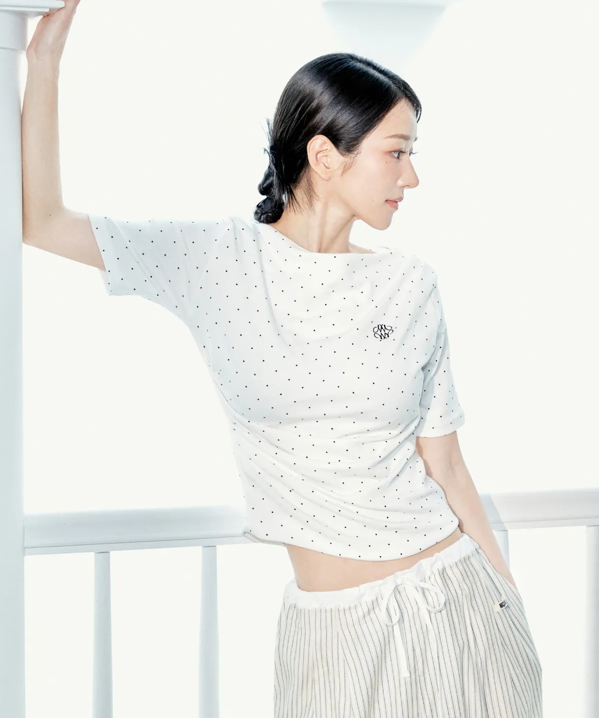 NICK&NICOLE DOT HALF SHIRRING DRAPE BOAT NECK TOP