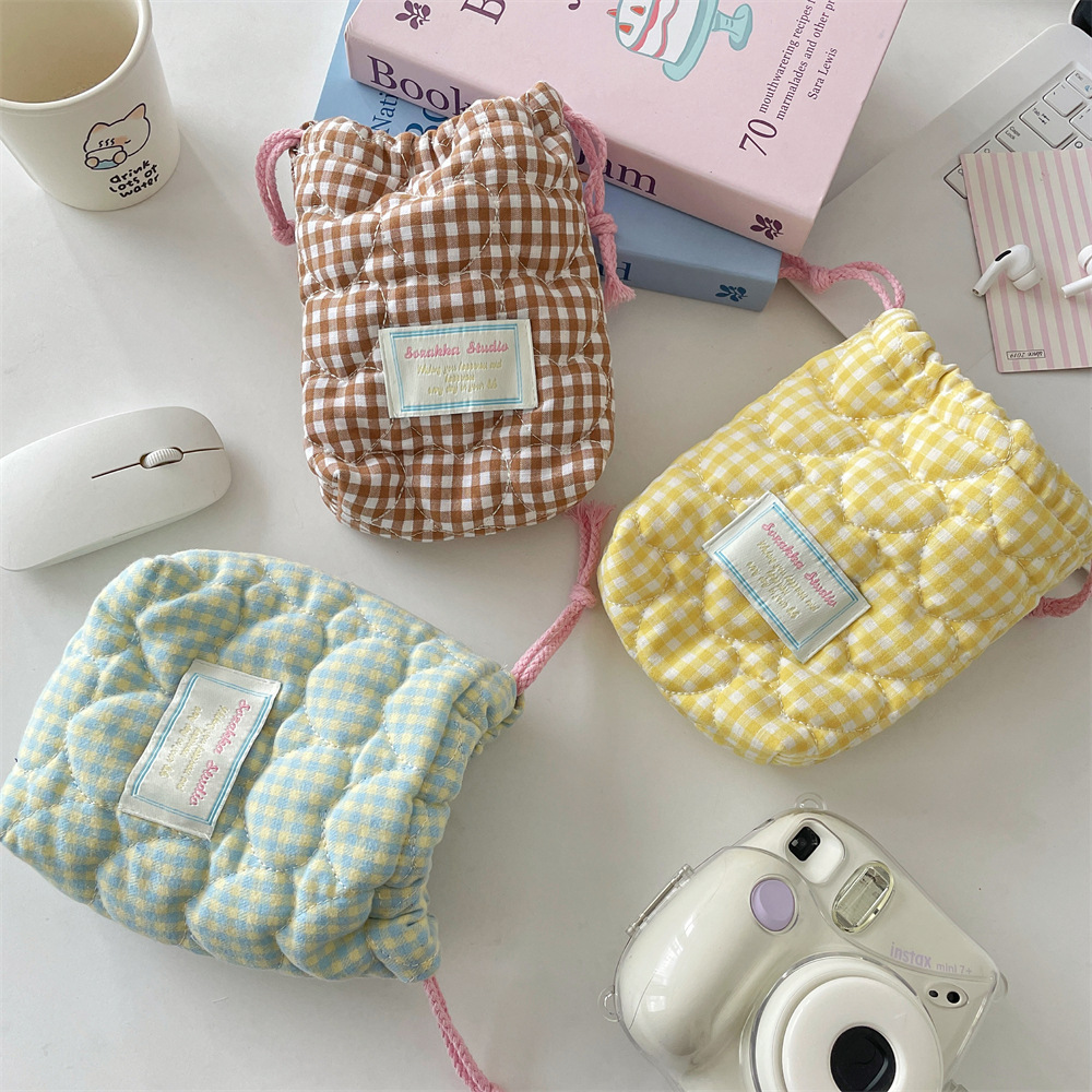 《6136》ins多巴胺愛心格紋束口收納袋