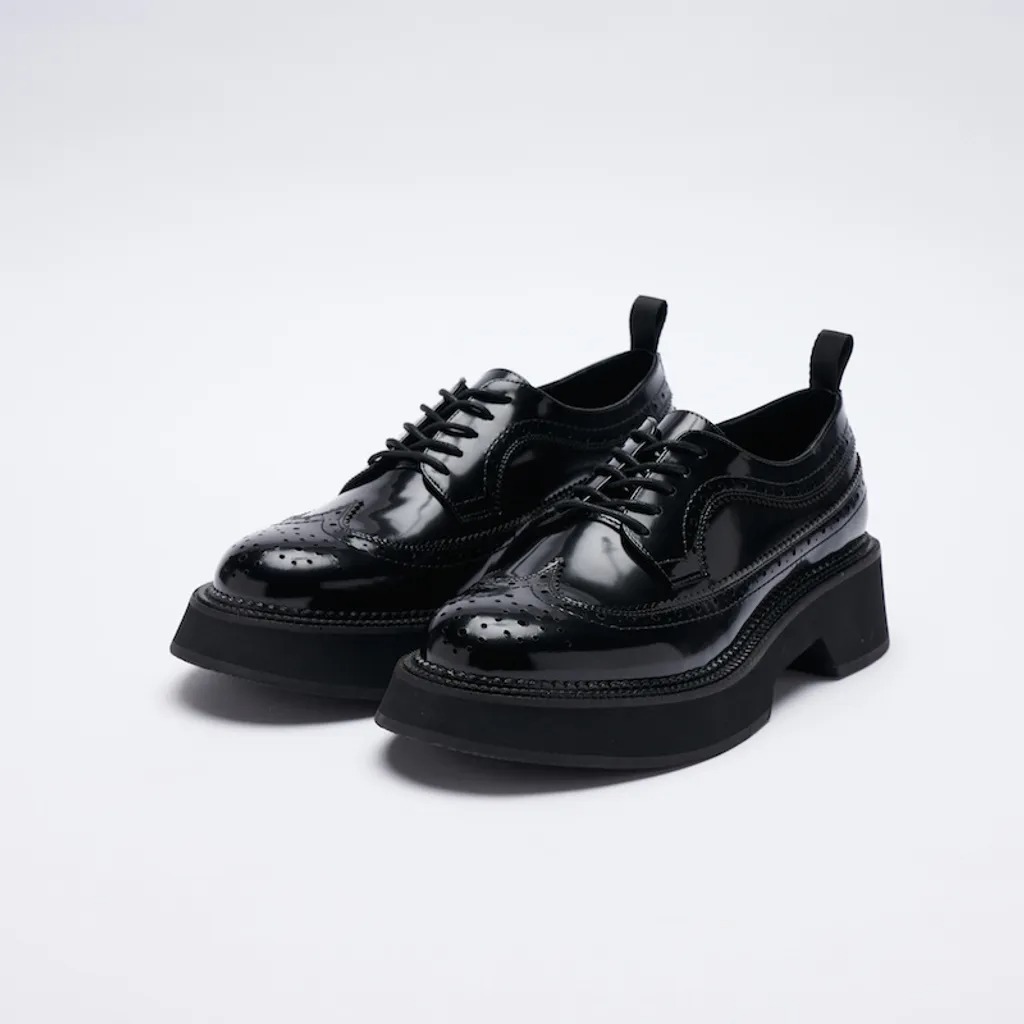 VATIC 45mm雕花皮鞋(亮皮款)