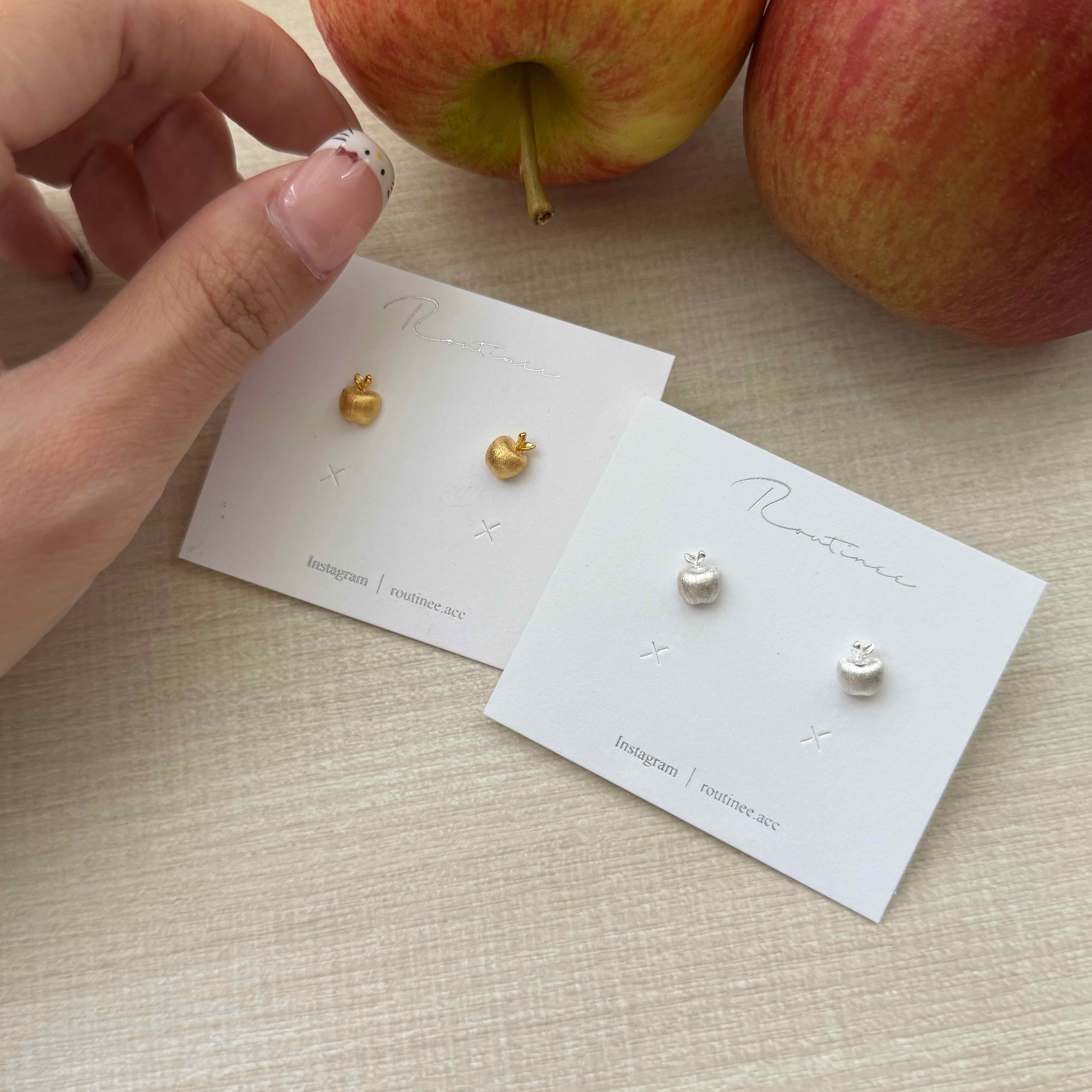 🇰🇷925 silver 霧面刷痕蘋果耳環｜2 color