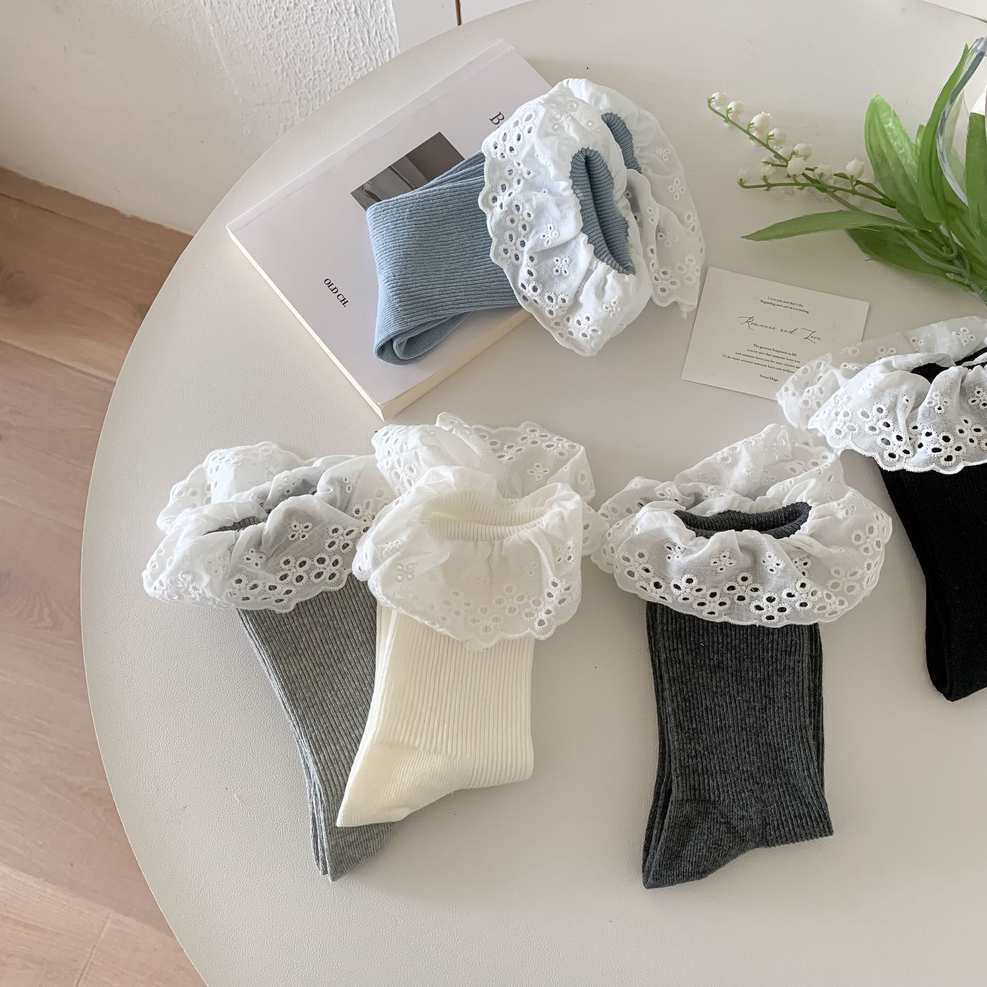 《6143》♾️韓系大花邊純色中高筒襪