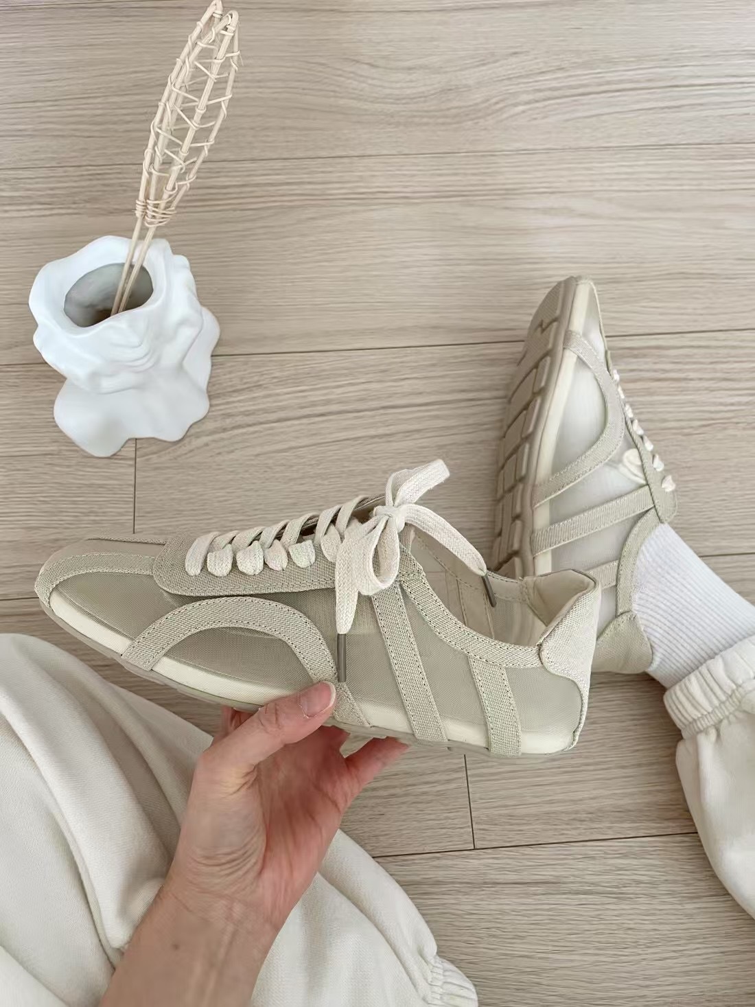 Translucent 平底波鞋