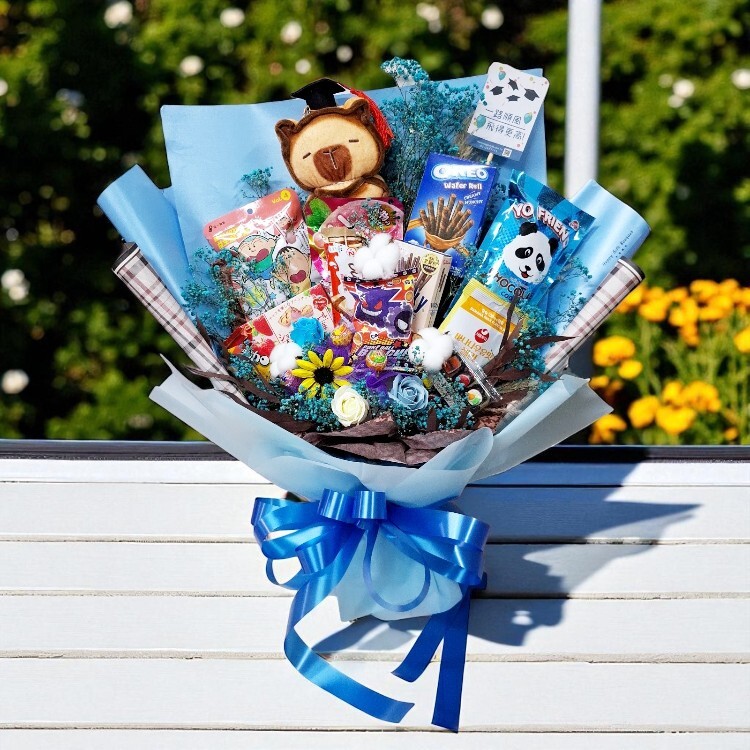 畢業卡比巴拉零食大花束